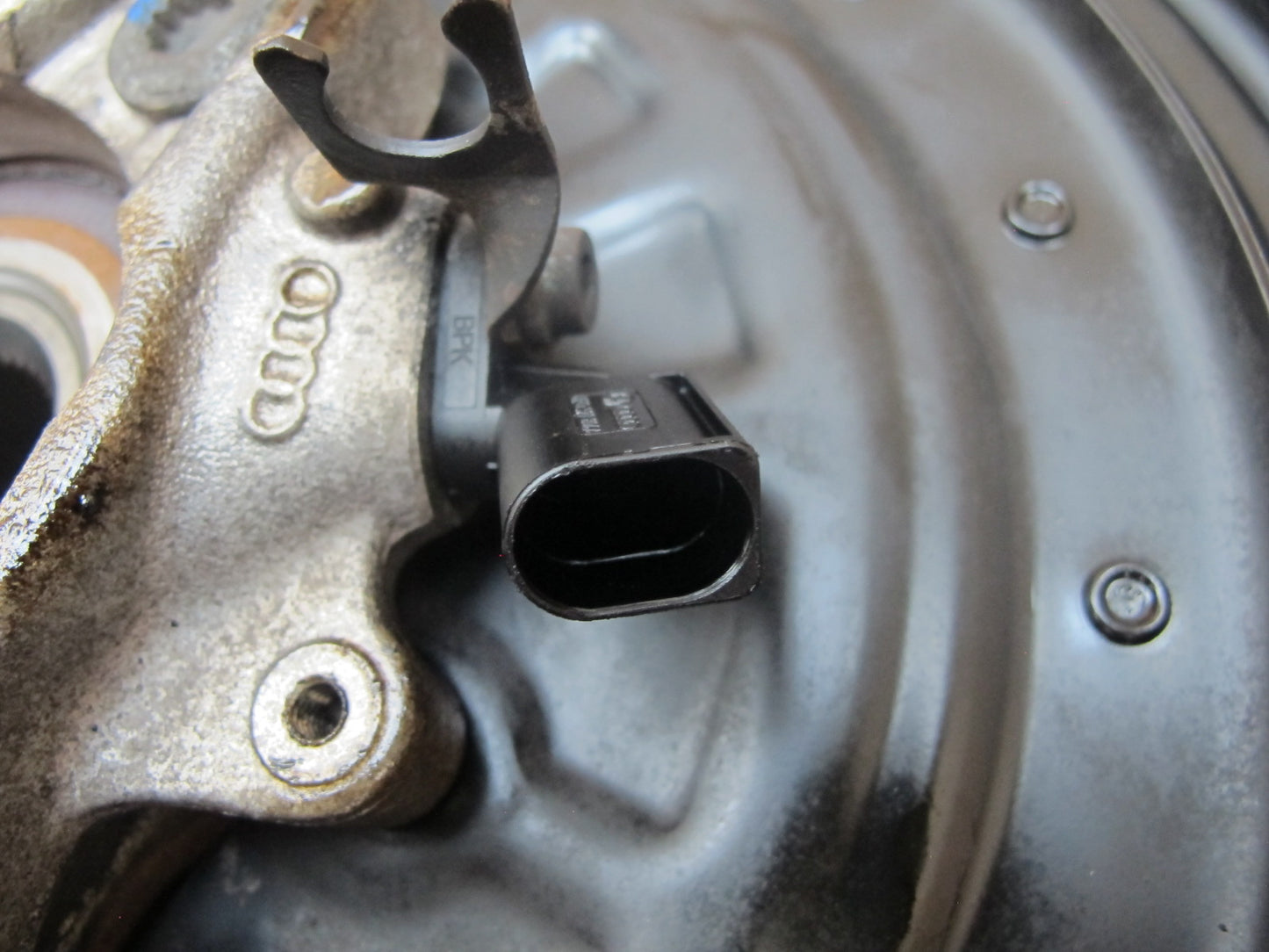 03-10 Bentley Continental Rear Left Spindle Knuckle Wheel Hub Bearing
