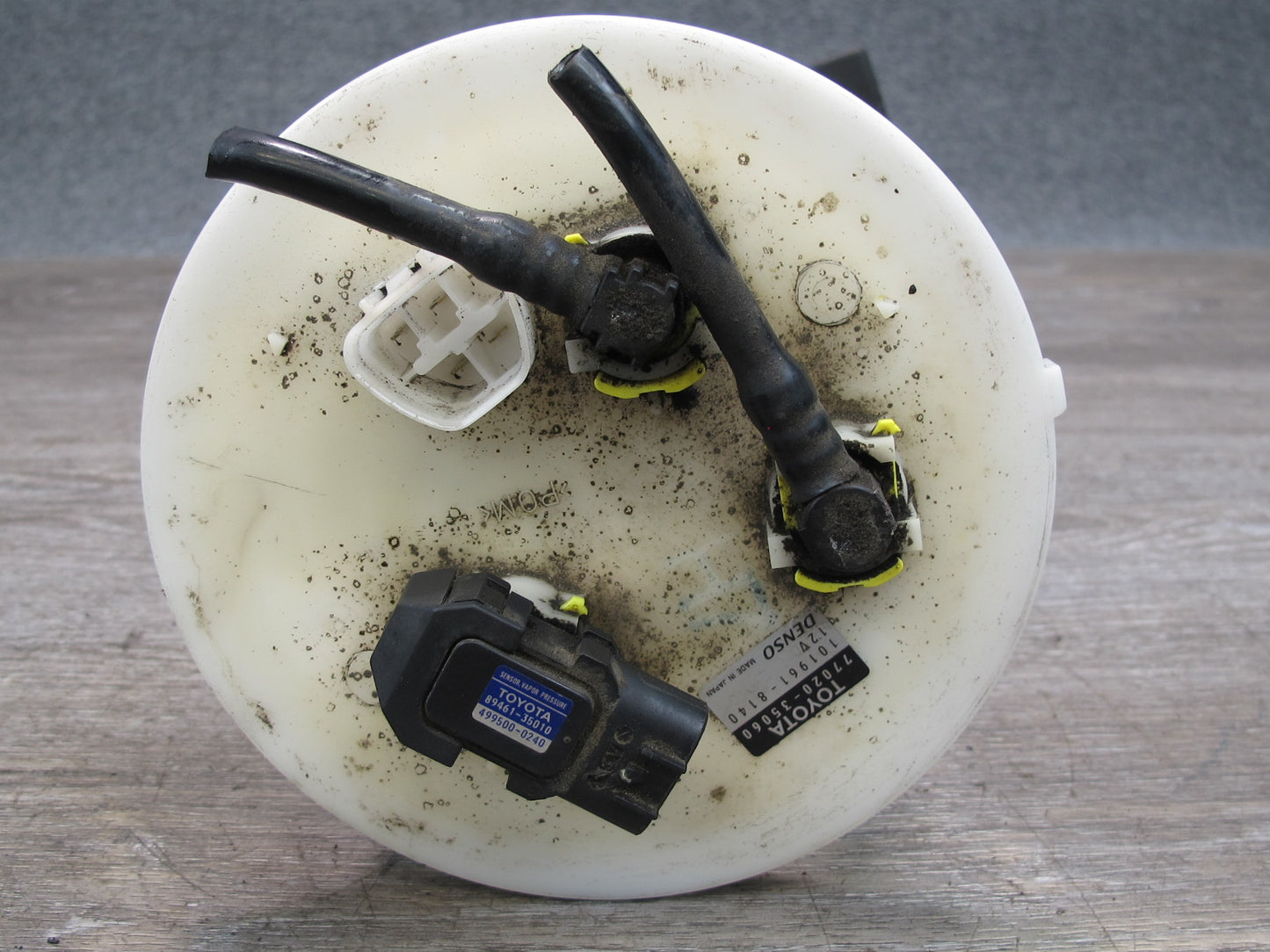 2003-2005 Lexus GX470 Fuel Gas Pump Level Sensor Assembly 77020-35060