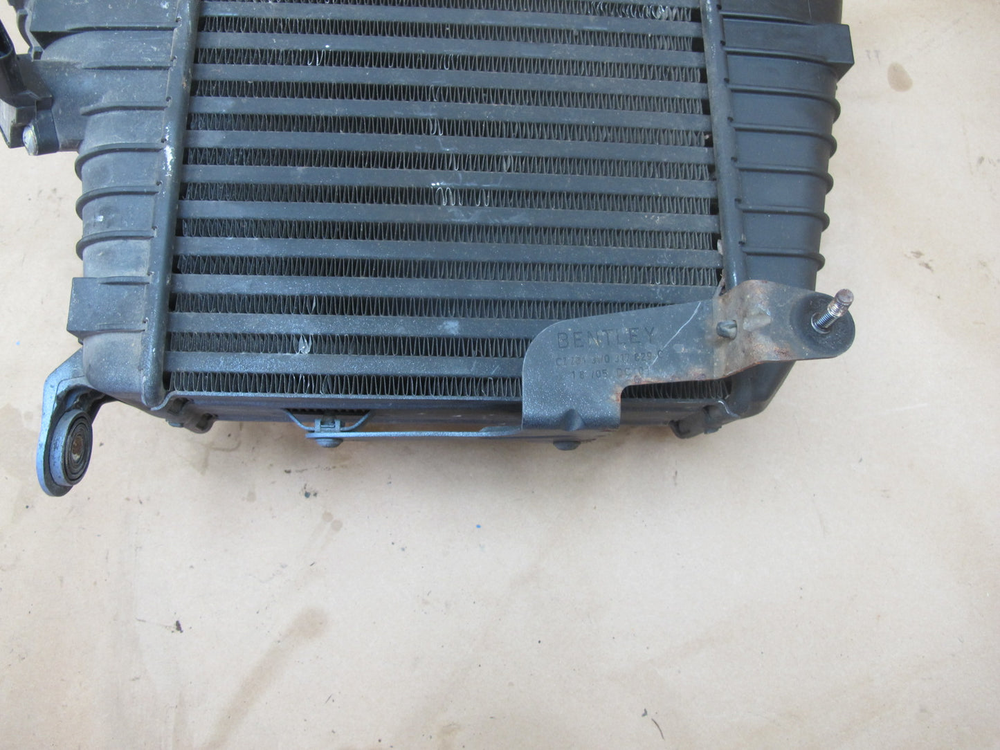 03-10 Bentley Continental GTC GT Flying Spur Left Intercooler Unit w Sensor