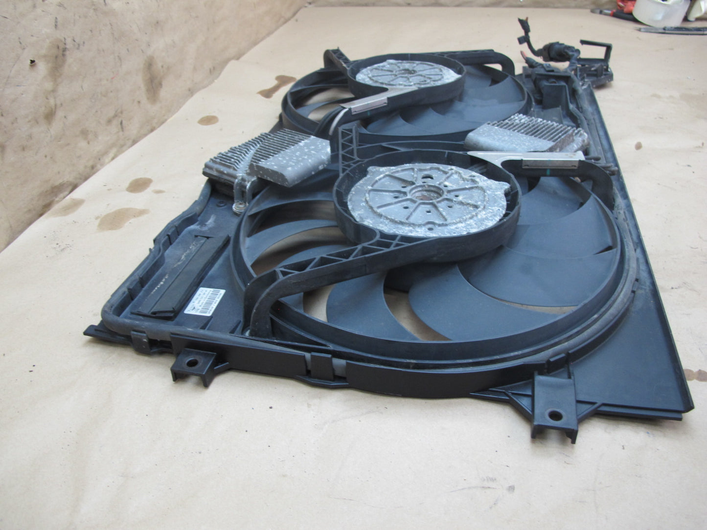 03-10 Bentley Continental GTC GT Flying Spur 6.0 Engine Cooling Fan Motor Shroud