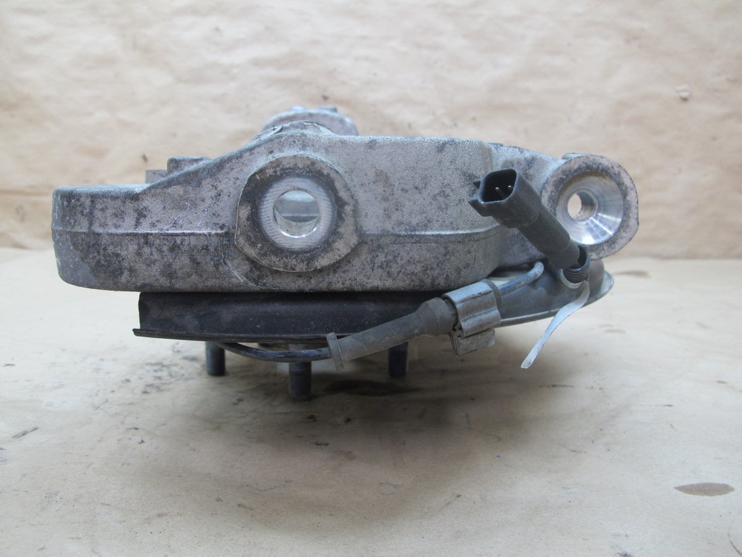 11-12 Fisker Karma Front Left Spindle Knuckle Wheel Hub Bearing 61K Miles OEM