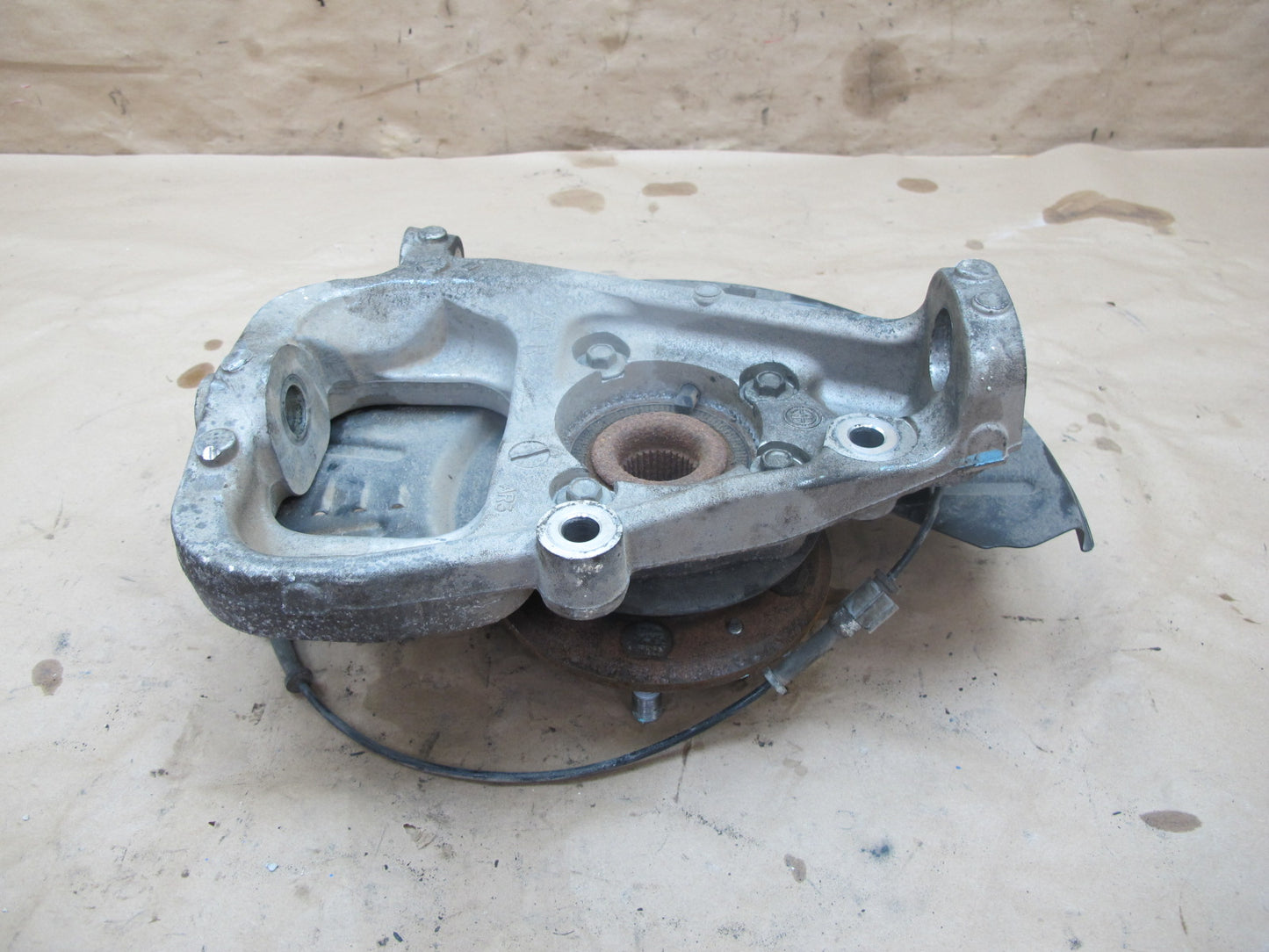 11-12 Fisker Karma Front Right Spindle Knuckle Wheel Hub Bearing 61K Miles OEM