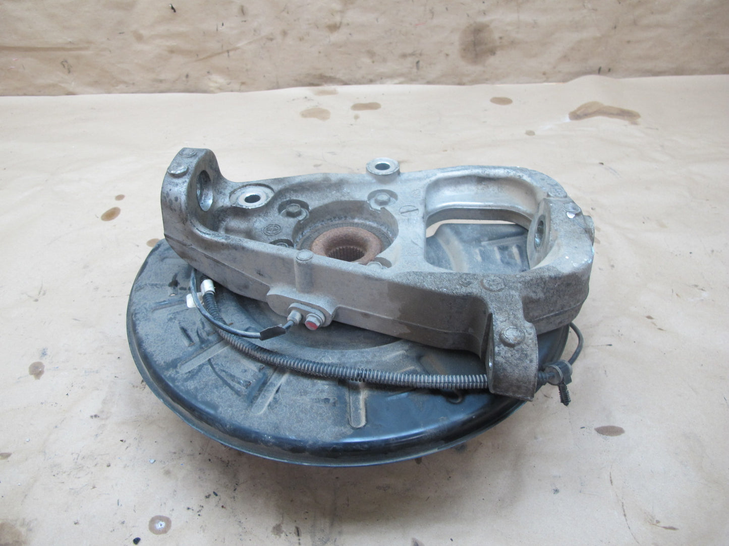 11-12 Fisker Karma Front Right Spindle Knuckle Wheel Hub Bearing 61K Miles OEM