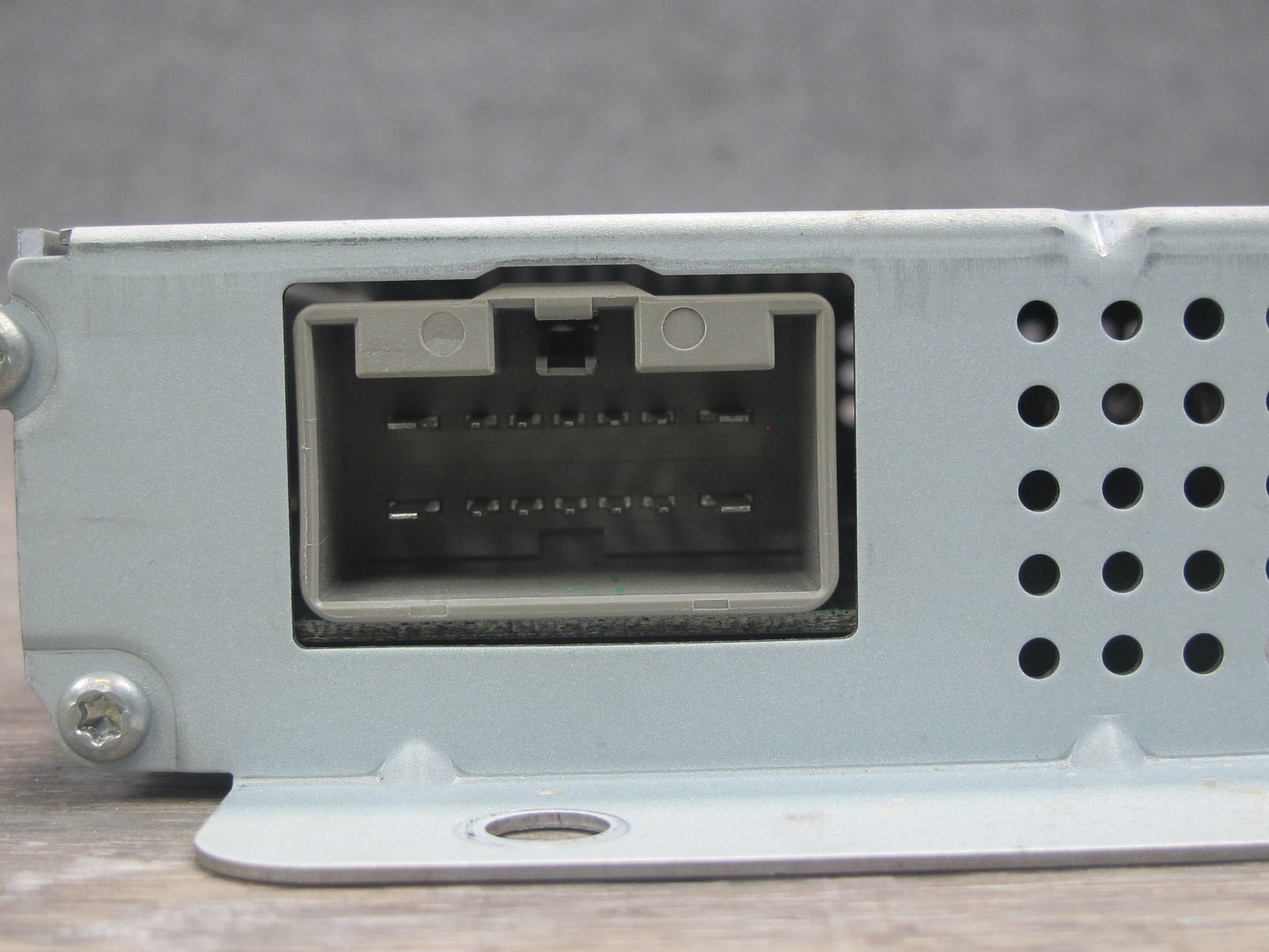 11-12 Fisker Karma Visteon Radio Audio Stereo Amplifier C131181202000 OEM