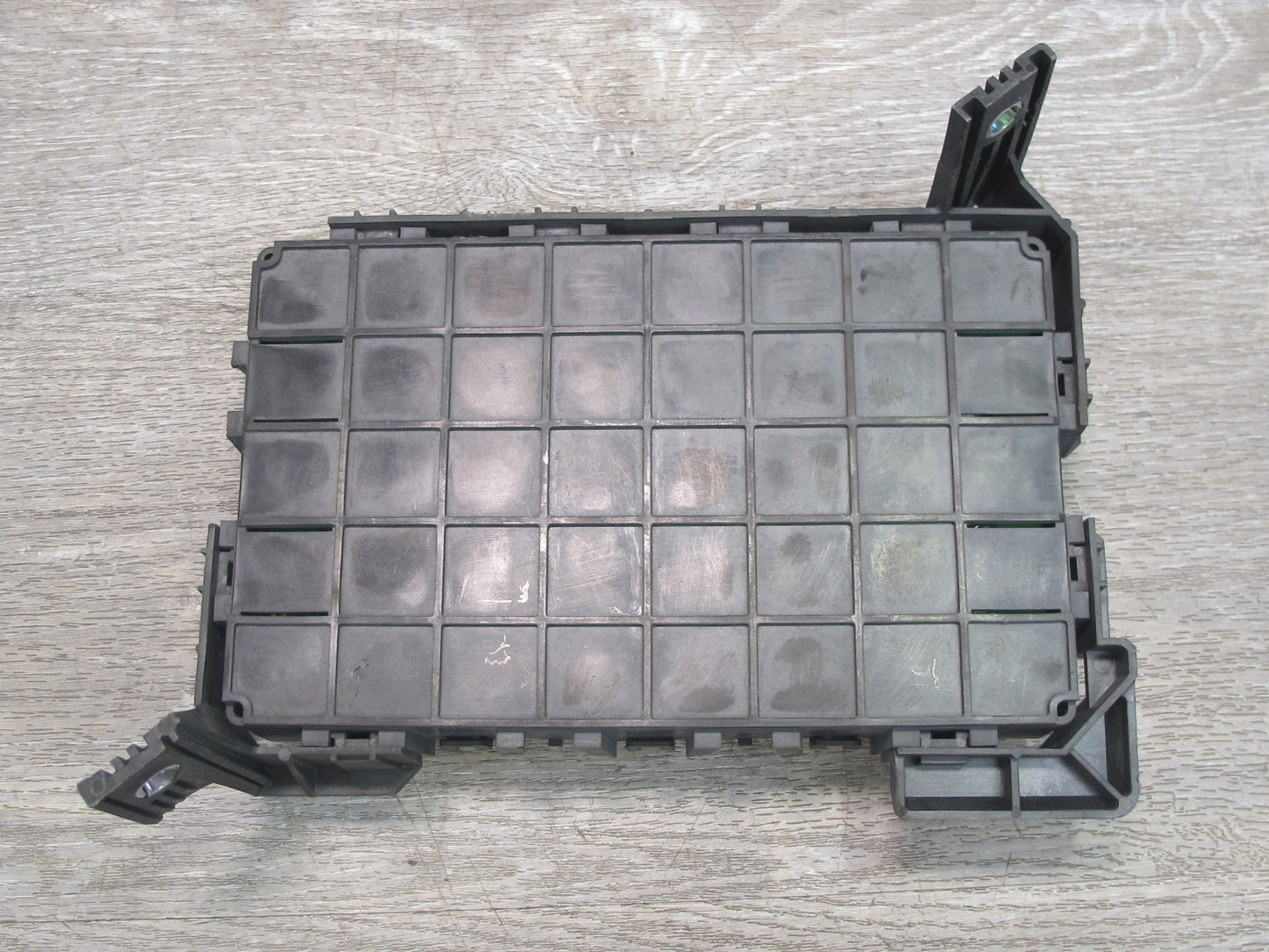11-12 Fisker Karma BCM Body Control Module Unit C131192101002 OEM