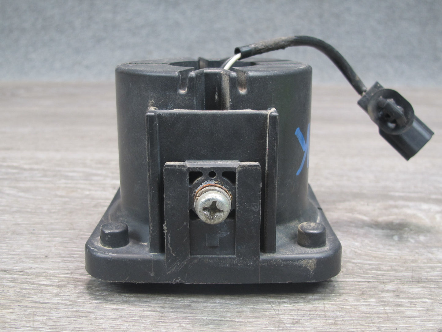 11-12 Fisker Karma Front or Rear Pedestrian Warning Alert Speaker OEM