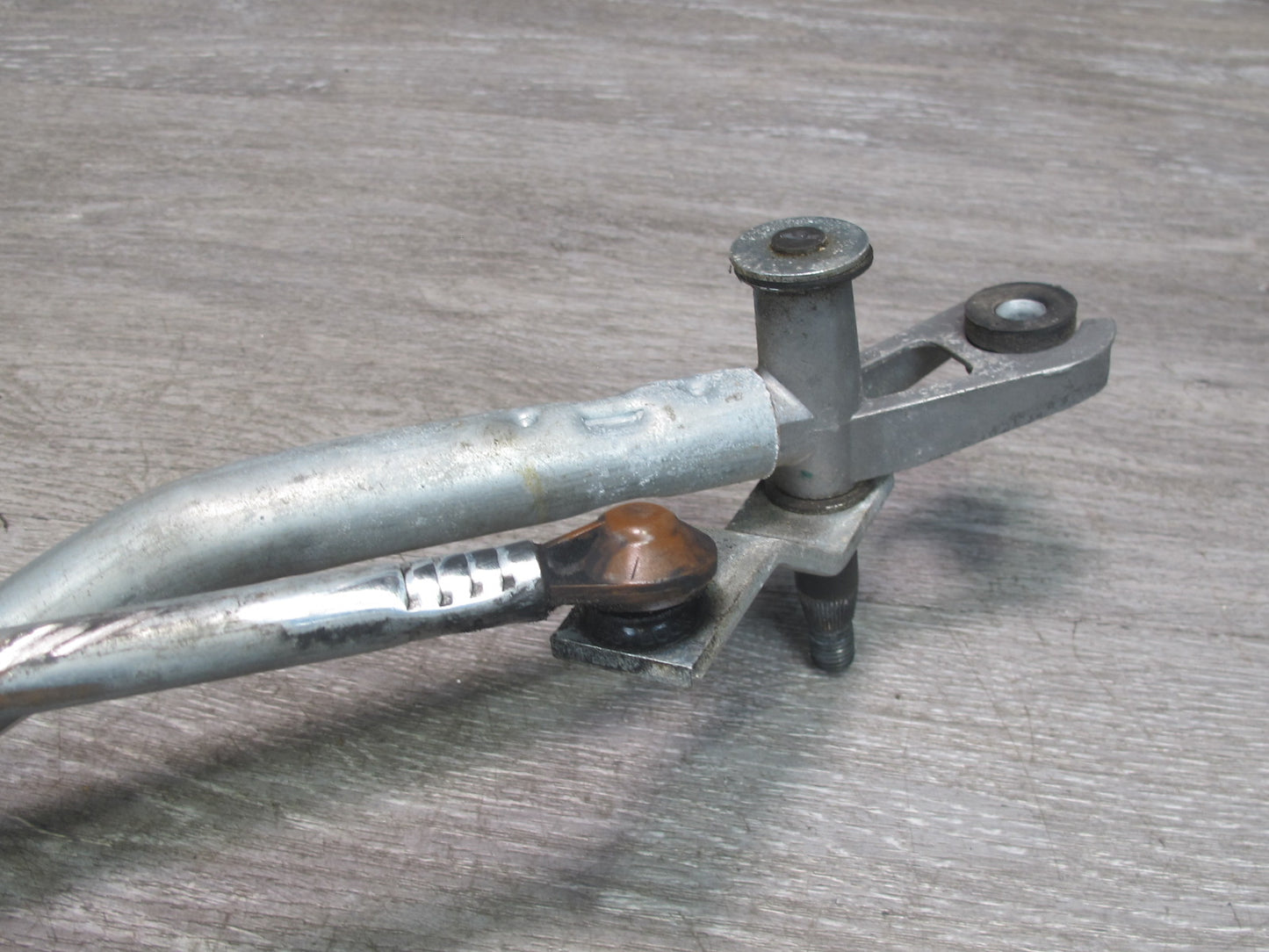 11-12 Karma Fisker Front Windshield Wiper Transmission Linkage w Motor OEM