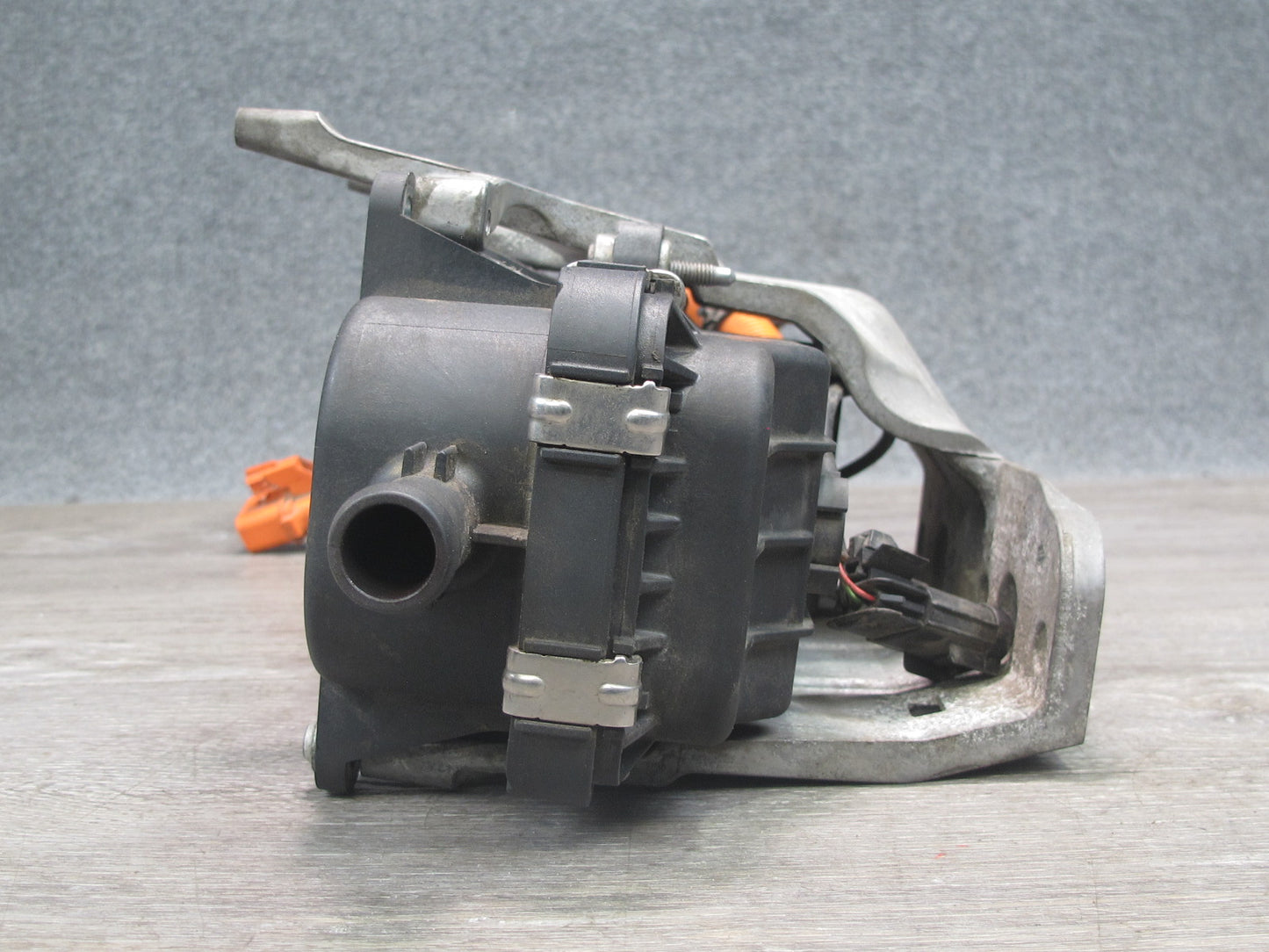 11-12 Fisker Karma Fuse Box Junction Heater Battery w Mount Bracket OEM