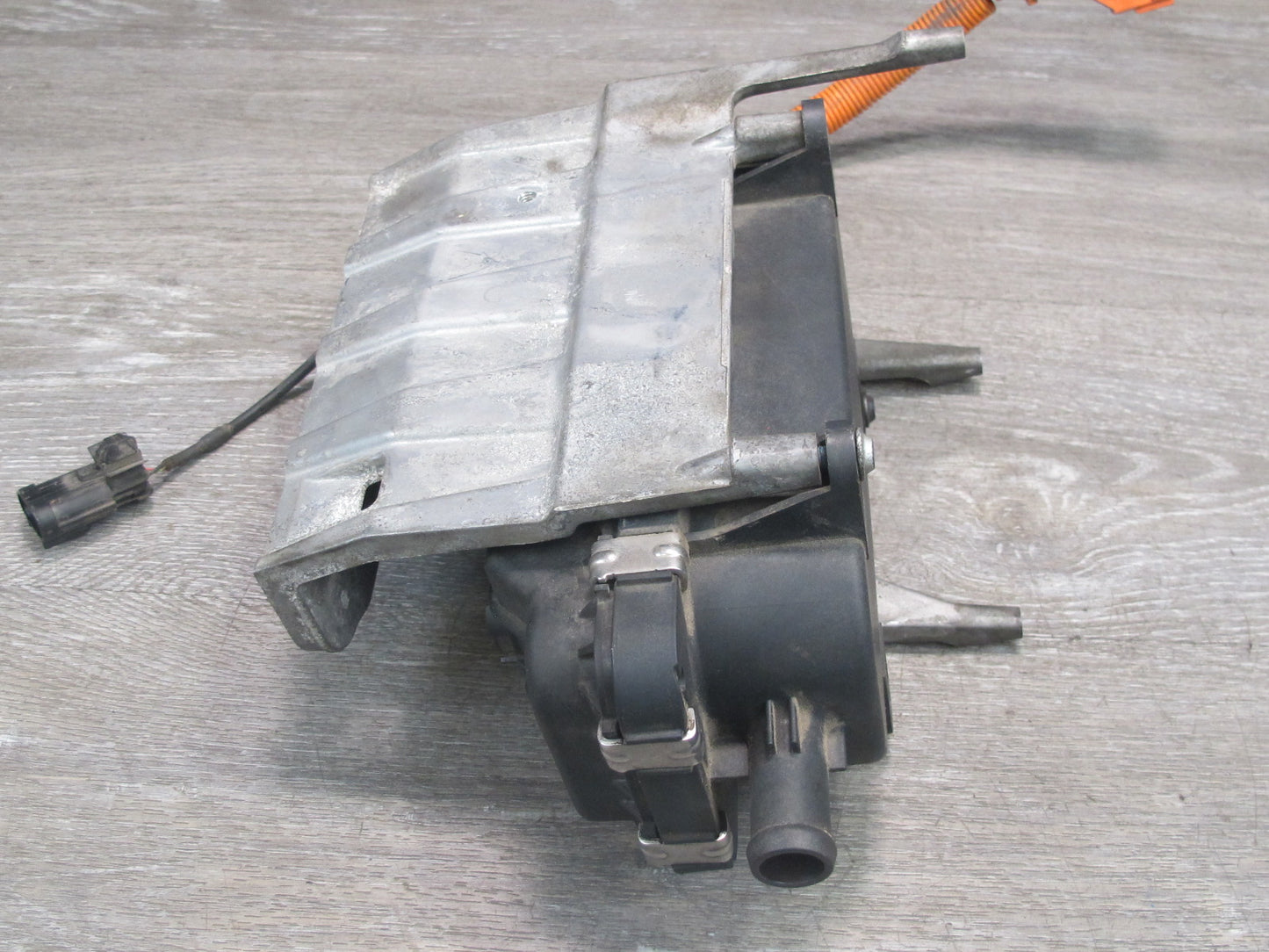 11-12 Fisker Karma Fuse Box Junction Heater Battery w Mount Bracket OEM
