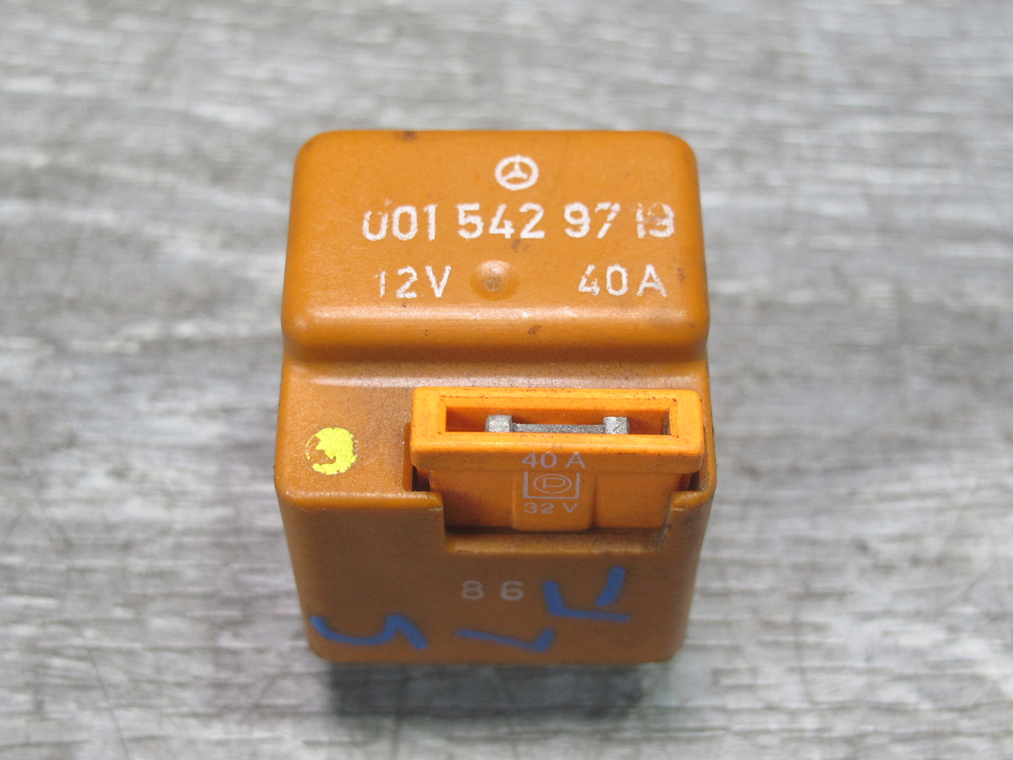 94-02 Mercedes R129 Sl-class Rear Heated Window Relay Module 0015429713 OEM