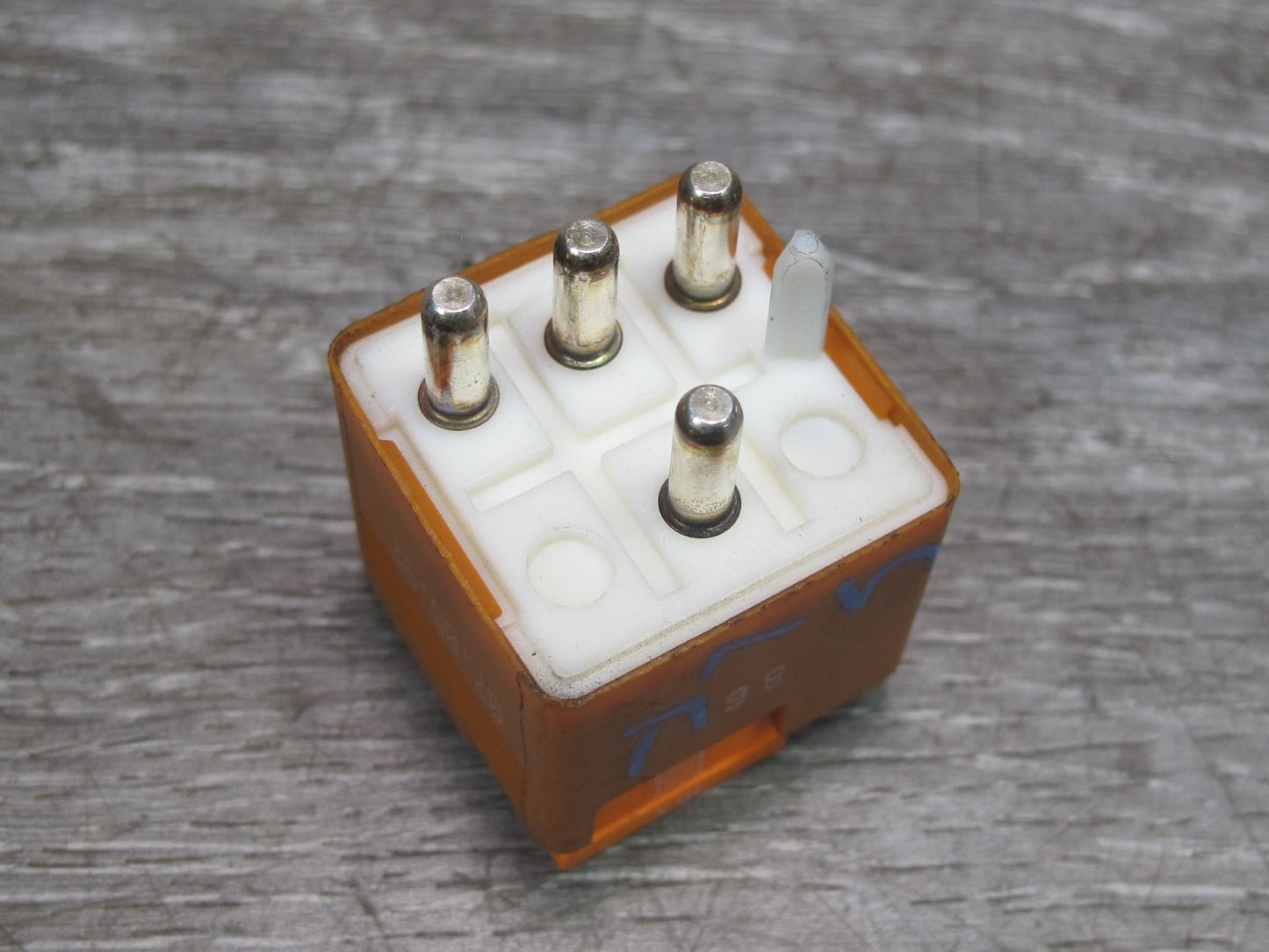 94-02 Mercedes R129 Sl-class Rear Heated Window Relay Module 0015429713 OEM