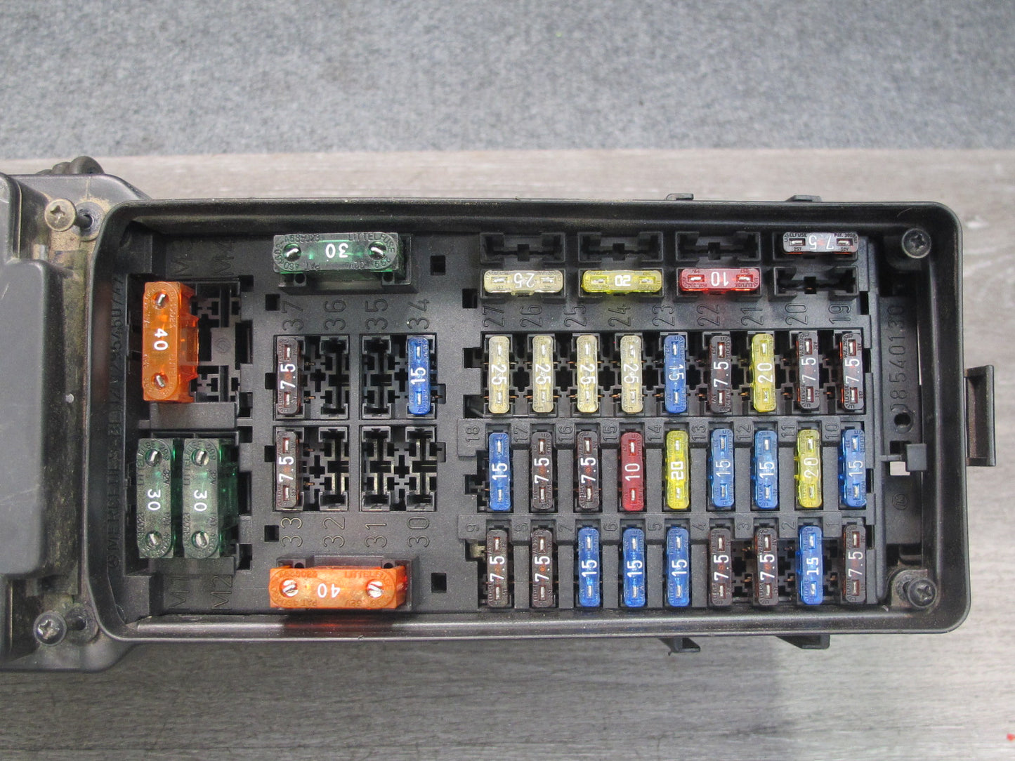 96-02 Mercedes R129 Sl-class Front Left Engine Fuse Relay Box 1295401050 OEM