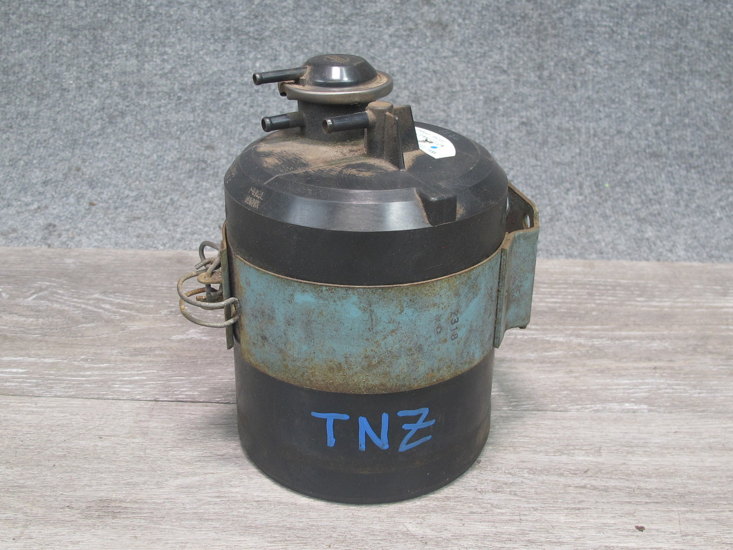 79-83 Datsun Nissan 280ZX S130 Fuel Evap Vapor Canister 14950-P8201 OEM