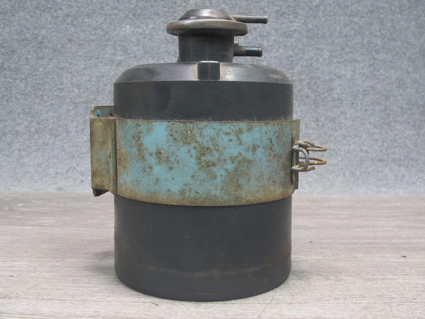 79-83 Datsun Nissan 280ZX S130 Fuel Evap Vapor Canister 14950-P8201 OEM