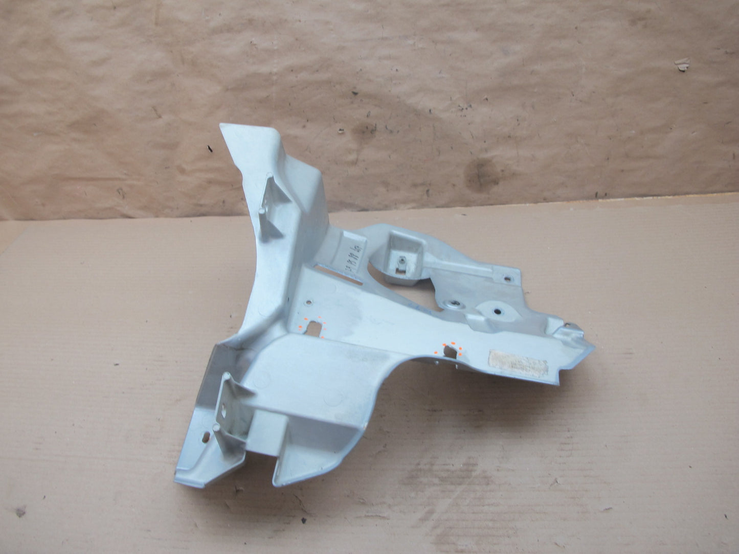 11-12 Fisker Karma Front Right Fender Inner Mount Bracket OEM