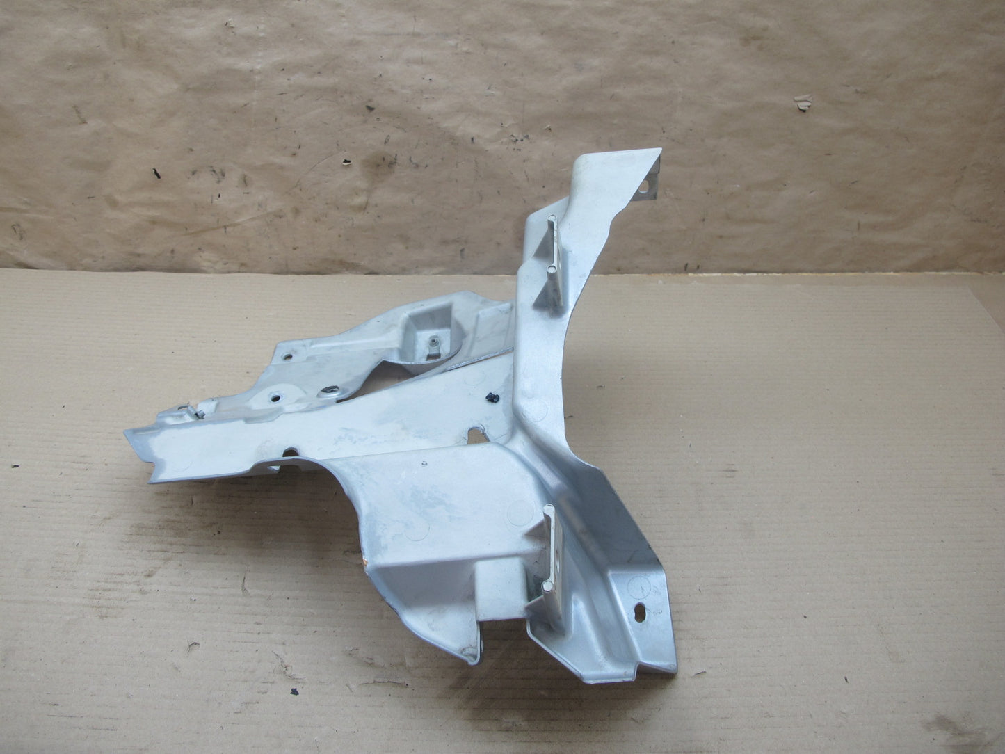 11-12 Fisker Karma Front Left Fender Inner Mount Bracket OEM
