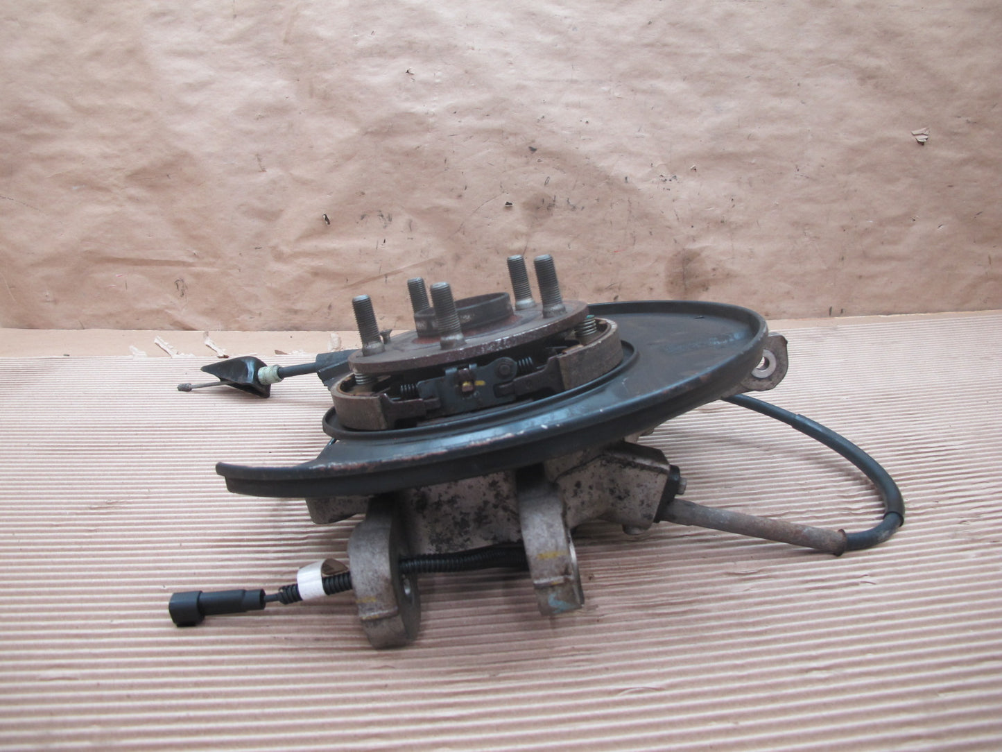 11-12 Fisker Karma Rear Right Spindle Knuckle Wheel Hub Bearing 61K Miles OEM
