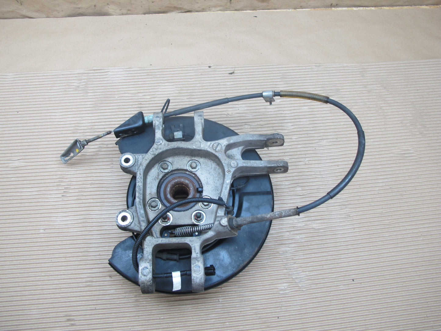11-12 Fisker Karma Rear Left Spindle Knuckle Wheel Hub Bearing 61K Miles OEM