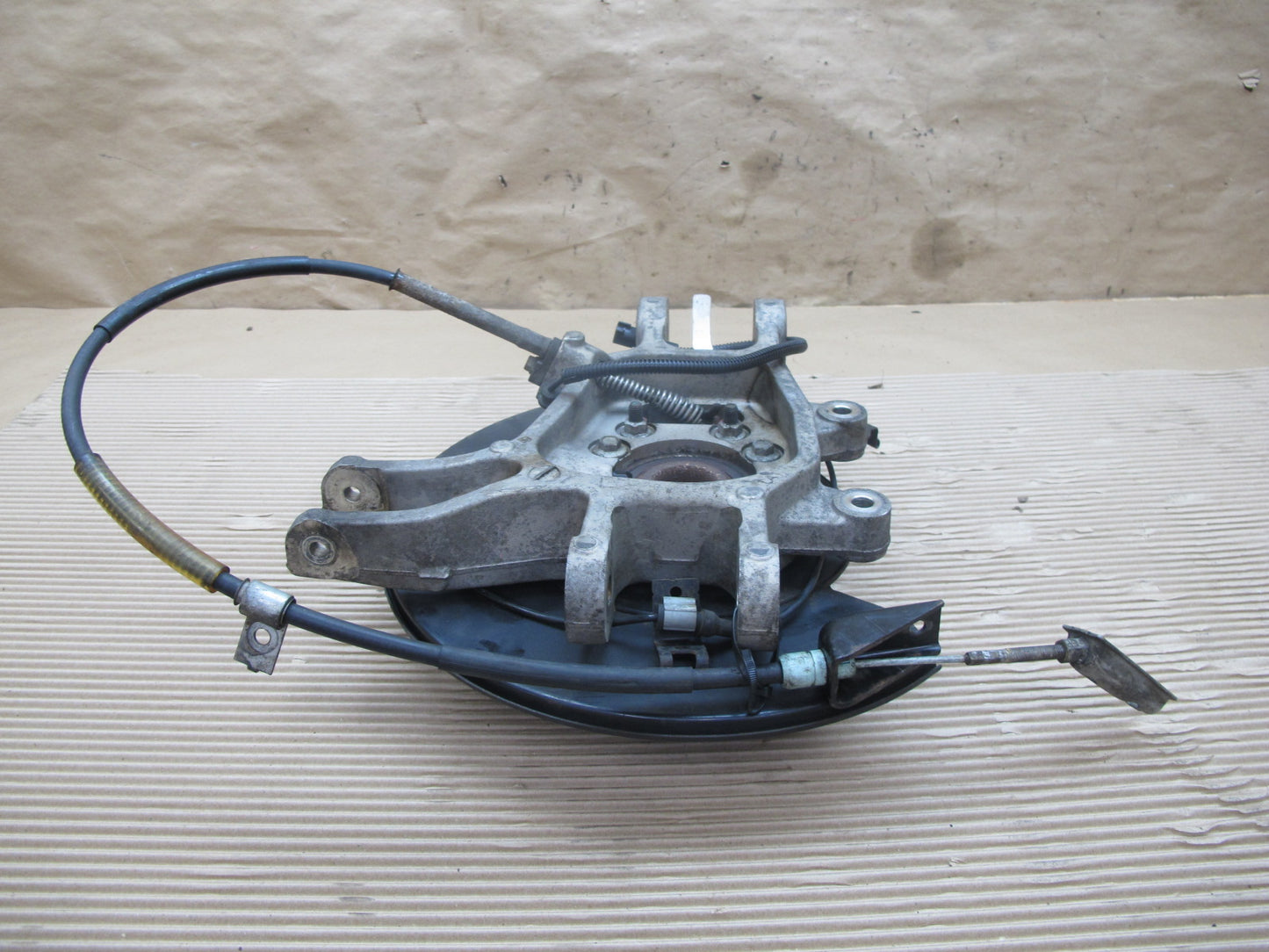 11-12 Fisker Karma Rear Left Spindle Knuckle Wheel Hub Bearing 61K Miles OEM