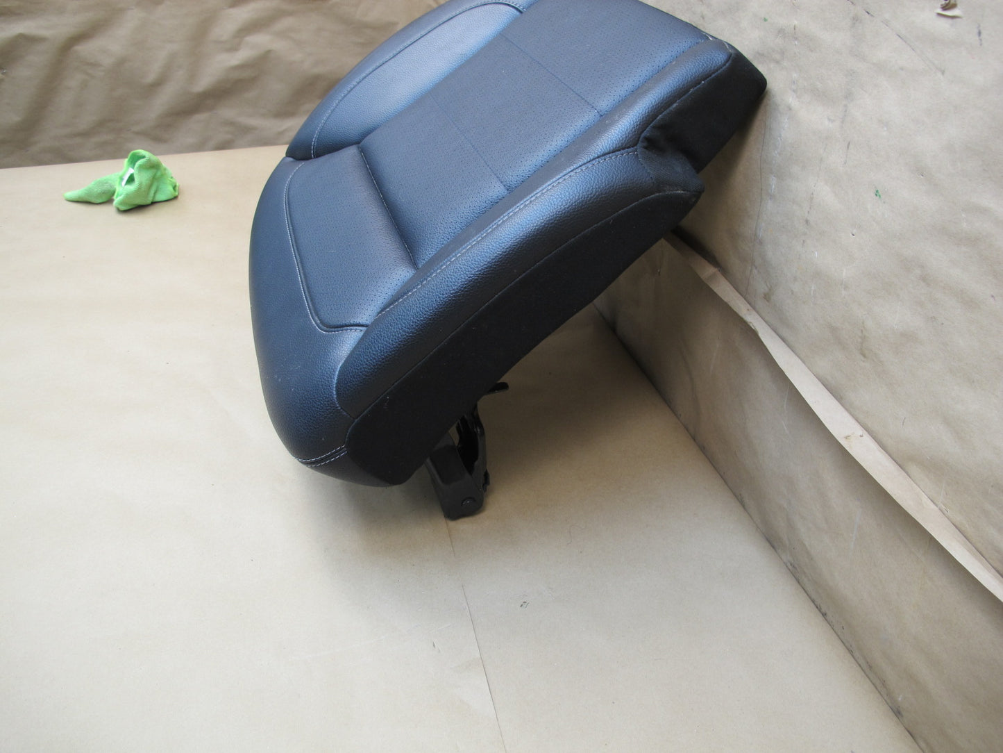 12-15 Mercedes W166 Ml-class Rear Right Seat Lower Cushion Black OEM