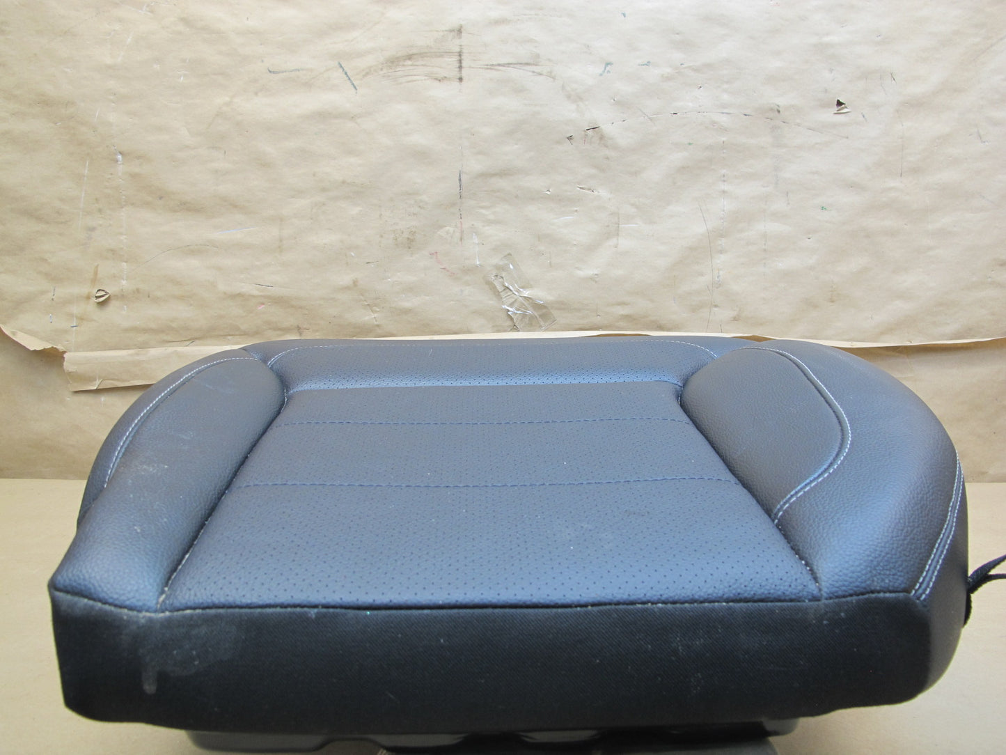 12-15 Mercedes W166 Ml-class Rear Right Seat Lower Cushion Black OEM