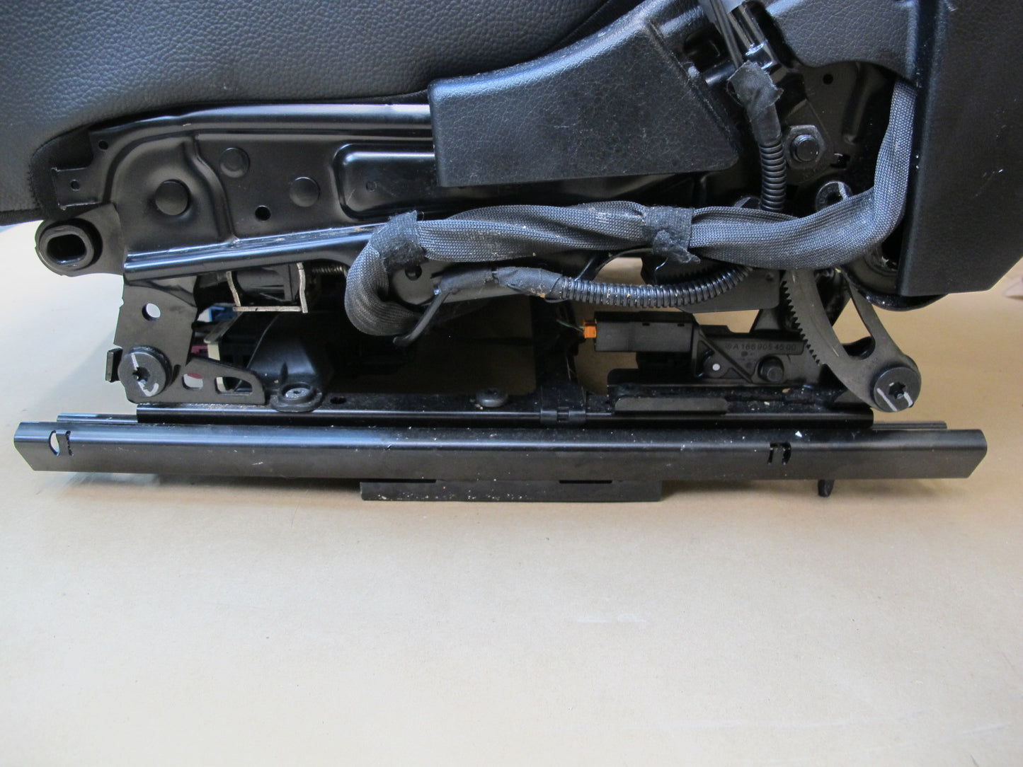 12-15 Mercedes W166 Ml-class Set of 2 Front Right & Left Seat Black OEM