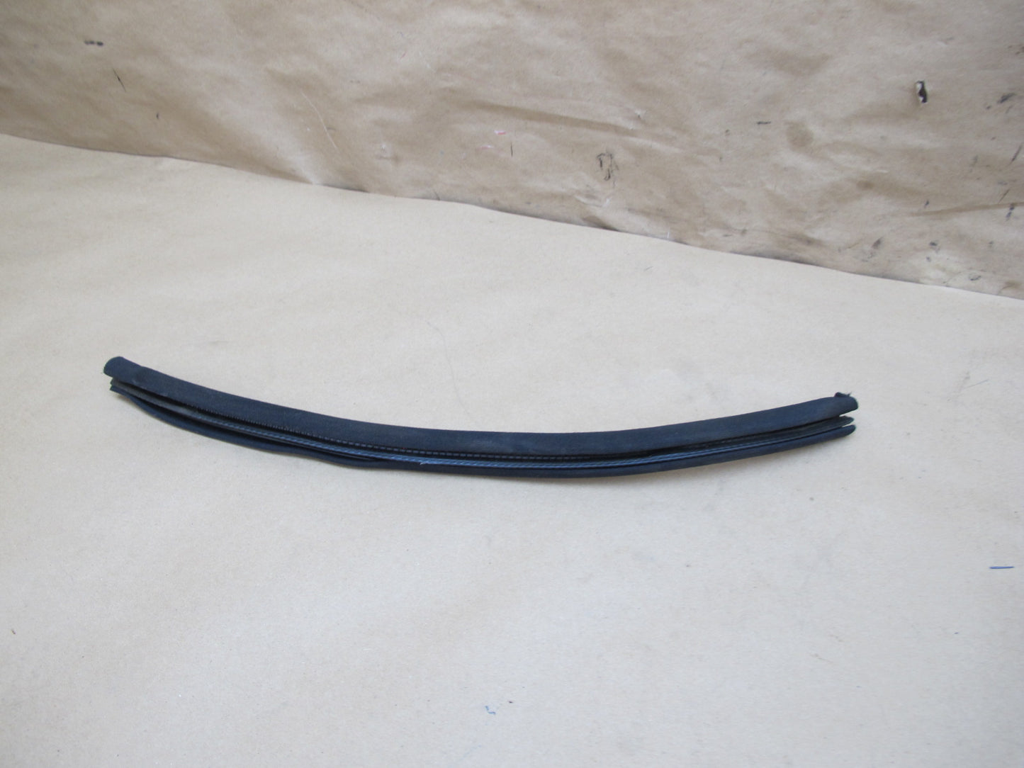94-02 Mercedes R129 Front Windshield Weatherstrip Rubber Seal Gasket Set OEM