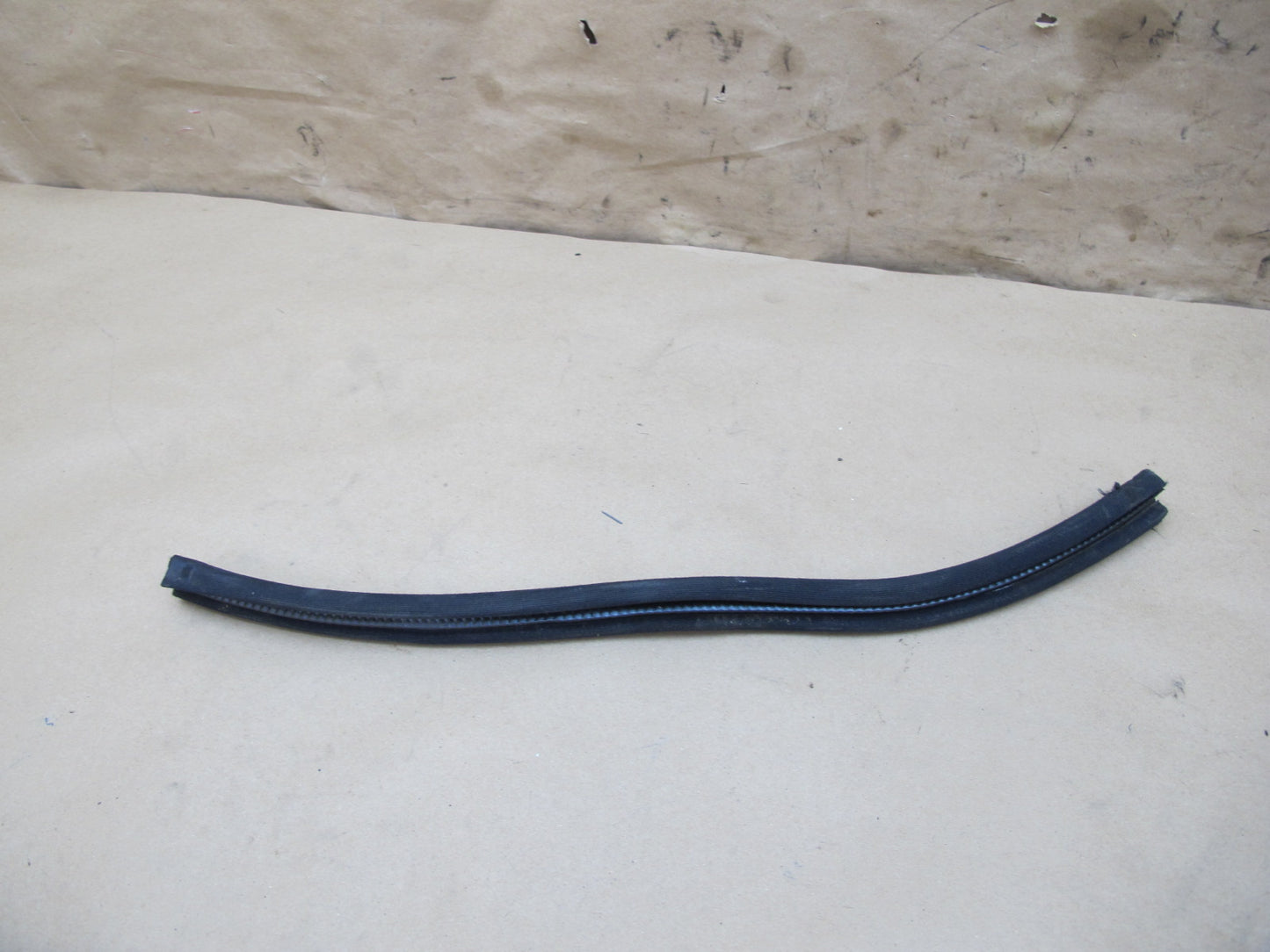 94-02 Mercedes R129 Front Windshield Weatherstrip Rubber Seal Gasket Set OEM