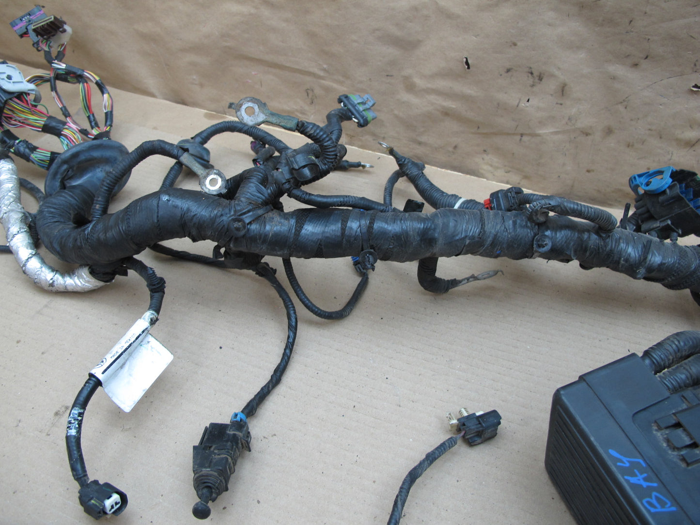 11-12 Fisker Karma Engine Bay Wire Wiring Harness w Fuse Relay Box OEM