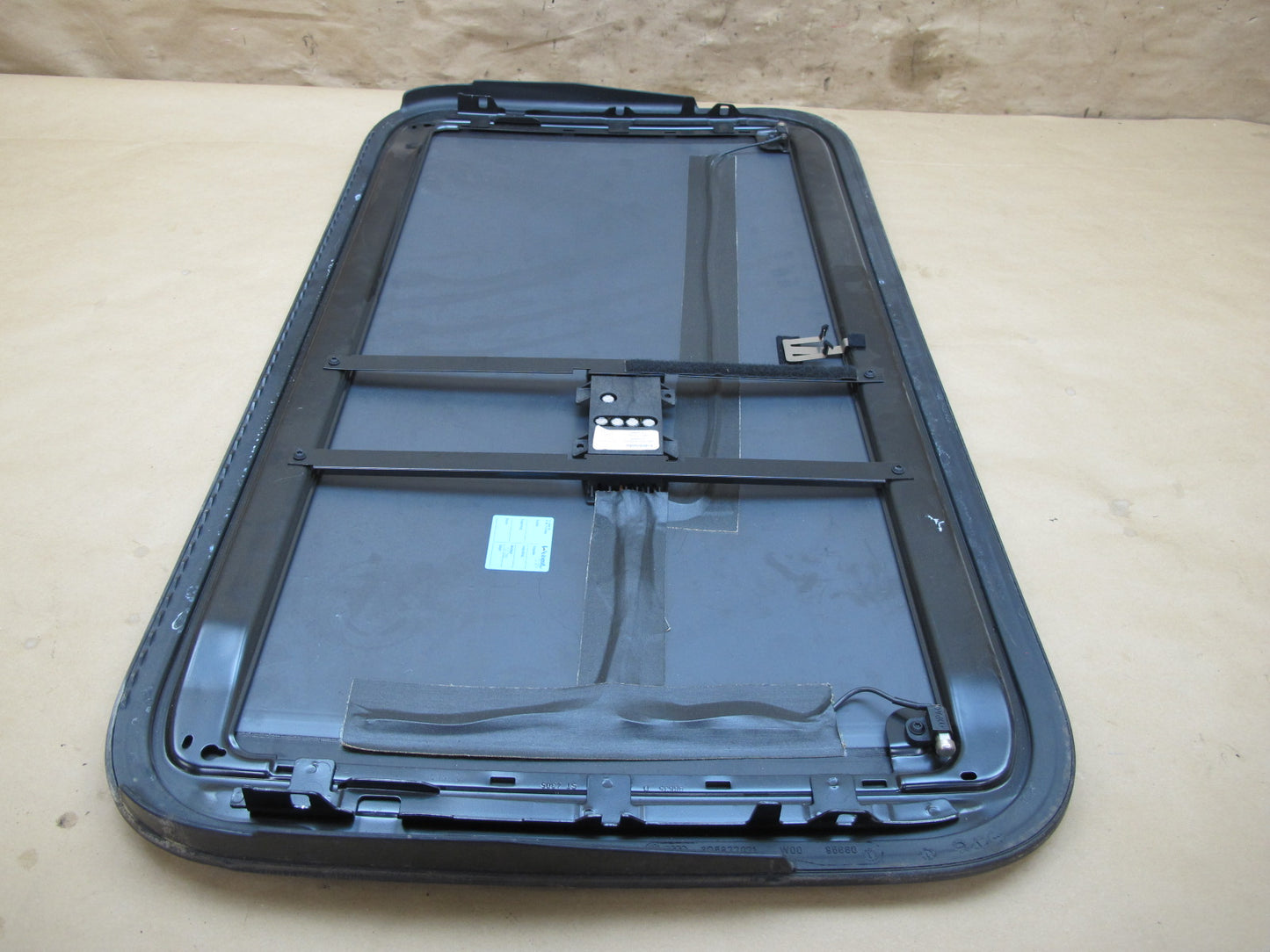 2006-2012 Bentley Flying Spur Front Upper Sunroof Moon Roof Glass Window Panel