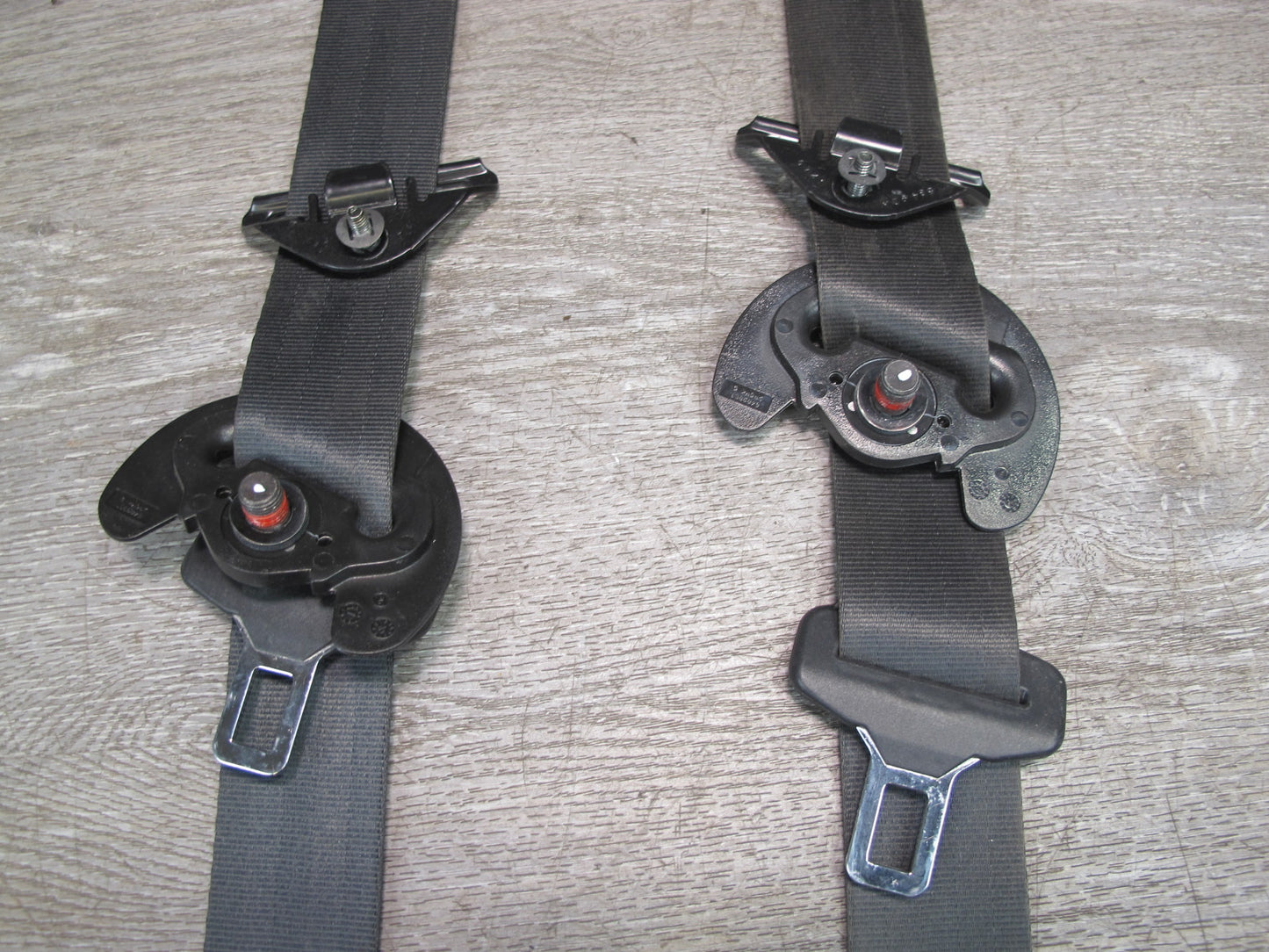 12-18 RANGE ROVER EVOQUE FRONT LEFT & RIGHT SIDE SEATBELT RETRACTOR SET OEM