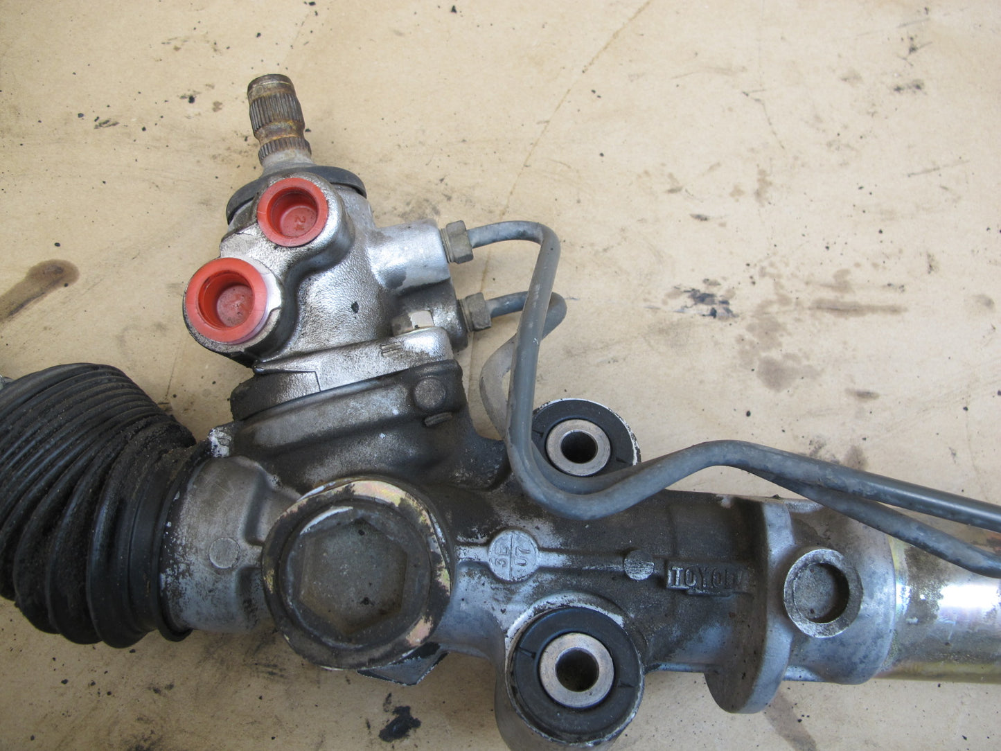 01-05 Lexus JCE10L IS300 Power Steering Rack & Pinion OEM