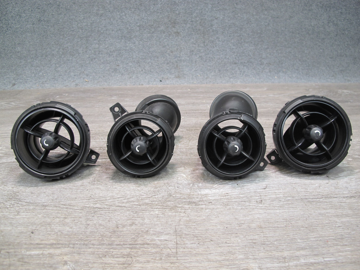 07-15 Mini R55 R56 R57 R58 R59 Set of 4 Dash Left Center Right Air Vent OEM