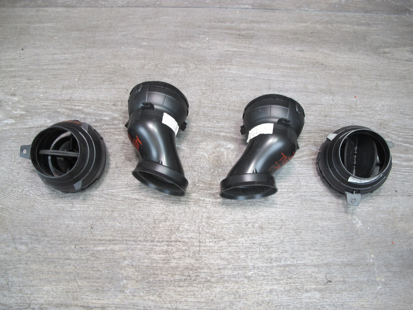 07-15 Mini R55 R56 R57 R58 R59 Set of 4 Dash Left Center Right Air Vent OEM