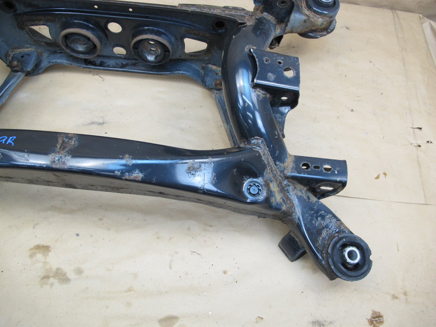01-05 Lexus JCE10 IS300 Rear Suspension Crossmember Sub Frame Subframe OEM