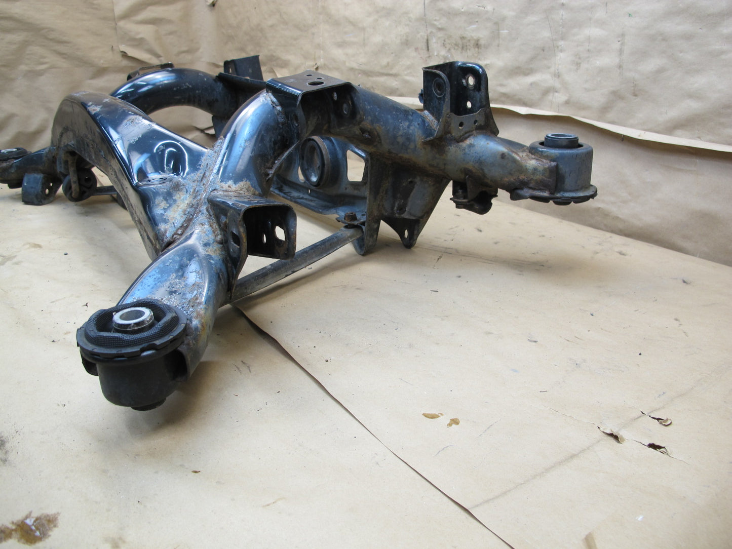 01-05 Lexus JCE10 IS300 Rear Suspension Crossmember Sub Frame Subframe OEM