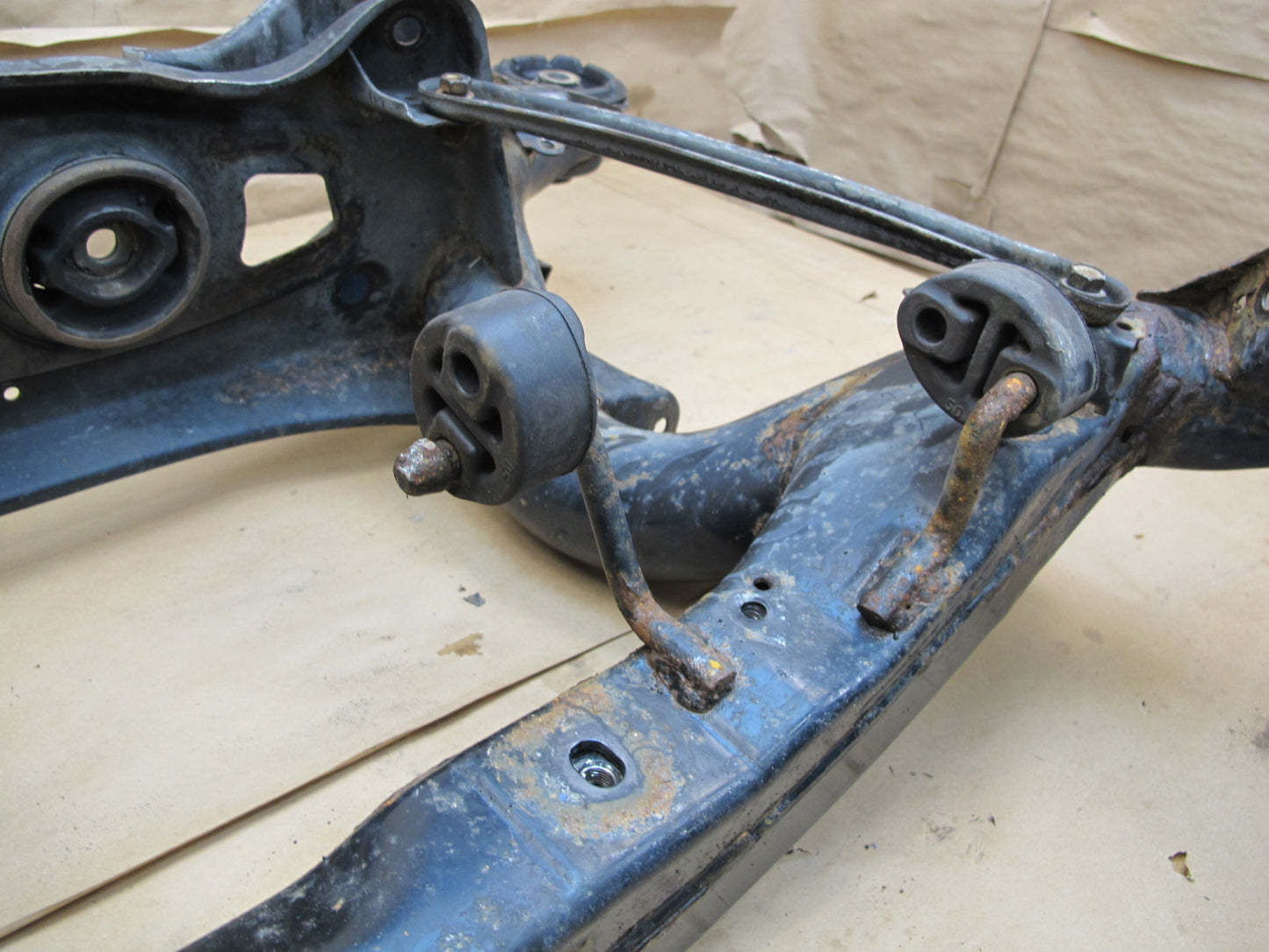01-05 Lexus JCE10 IS300 Rear Suspension Crossmember Sub Frame Subframe OEM