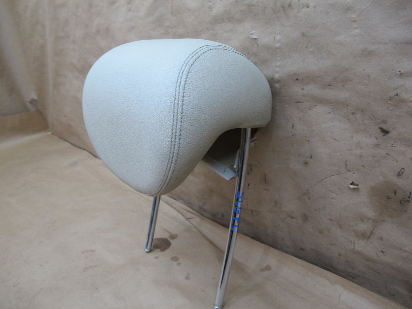 03-06 Mercedes R230 Sl-class Set of 2 Front Left & Right Leather Headrest OEM