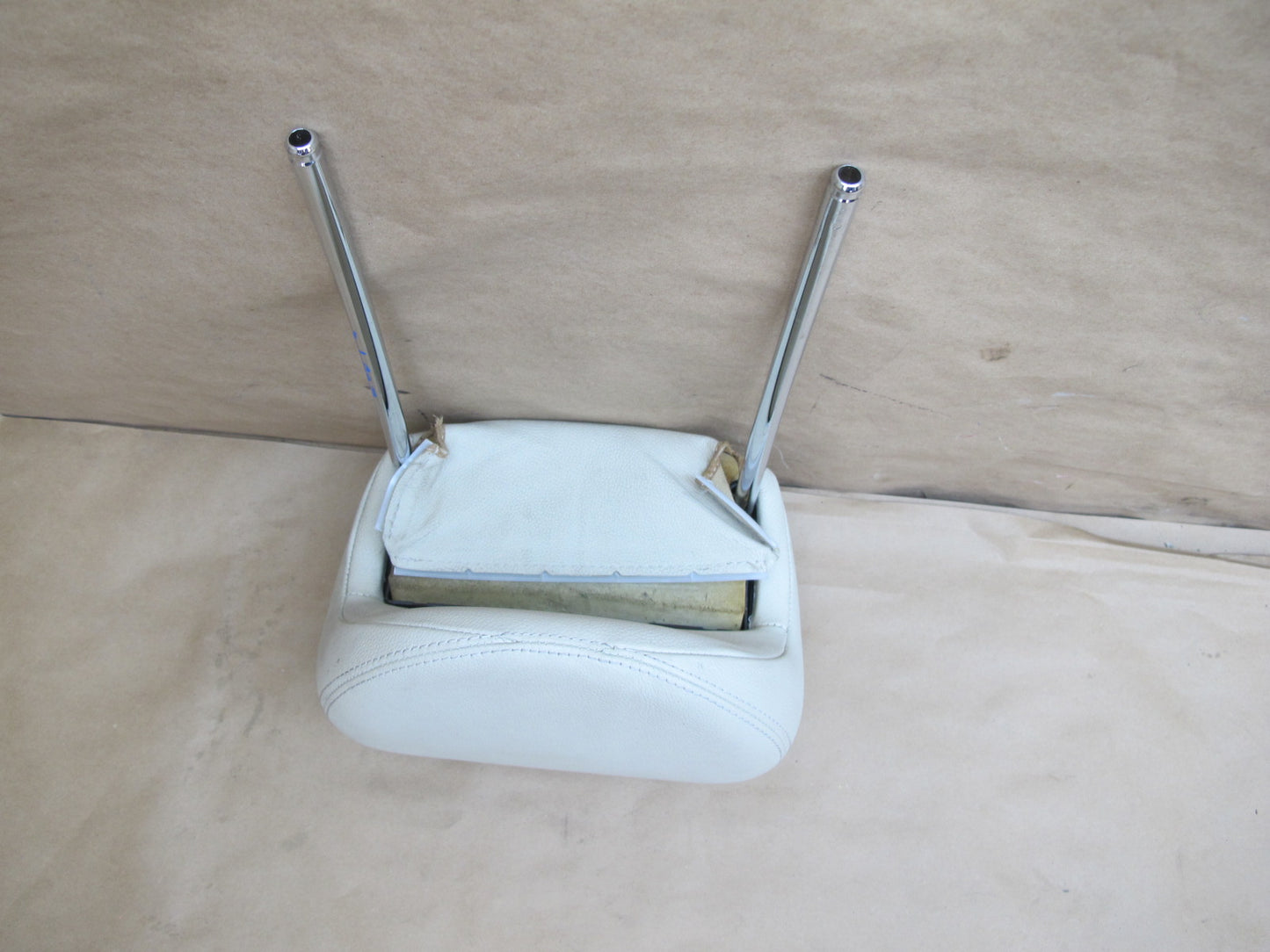 03-06 Mercedes R230 Sl-class Set of 2 Front Left & Right Leather Headrest OEM