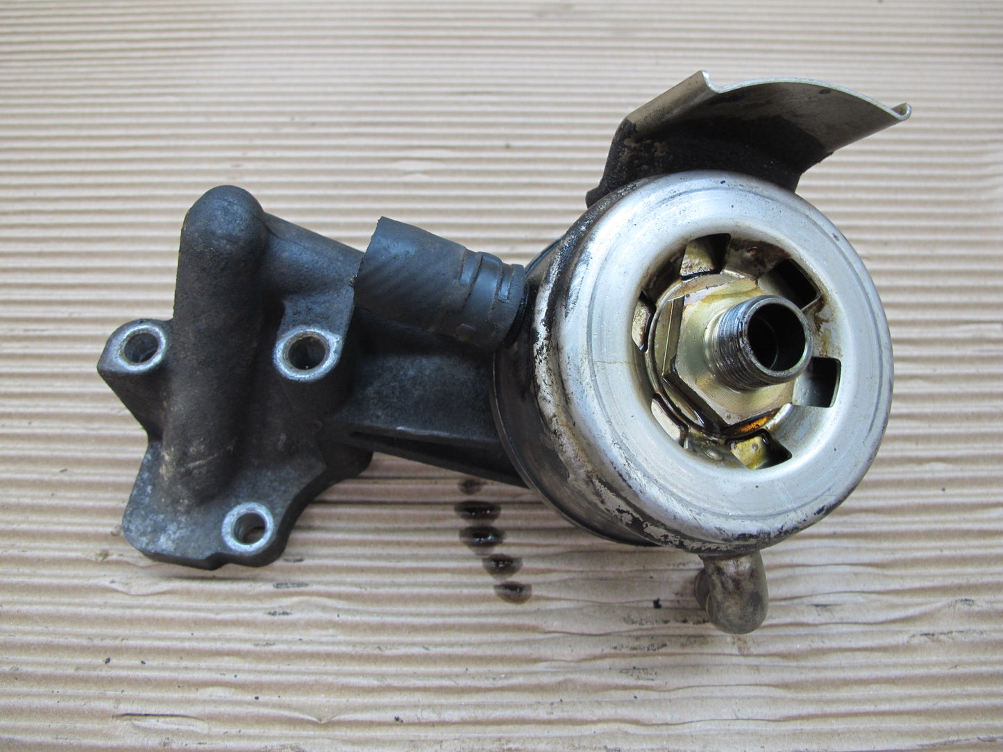 1998-2007 Lexus LX470 J100 4.7L Engine Oil Cooler Filter Adapter Assembly