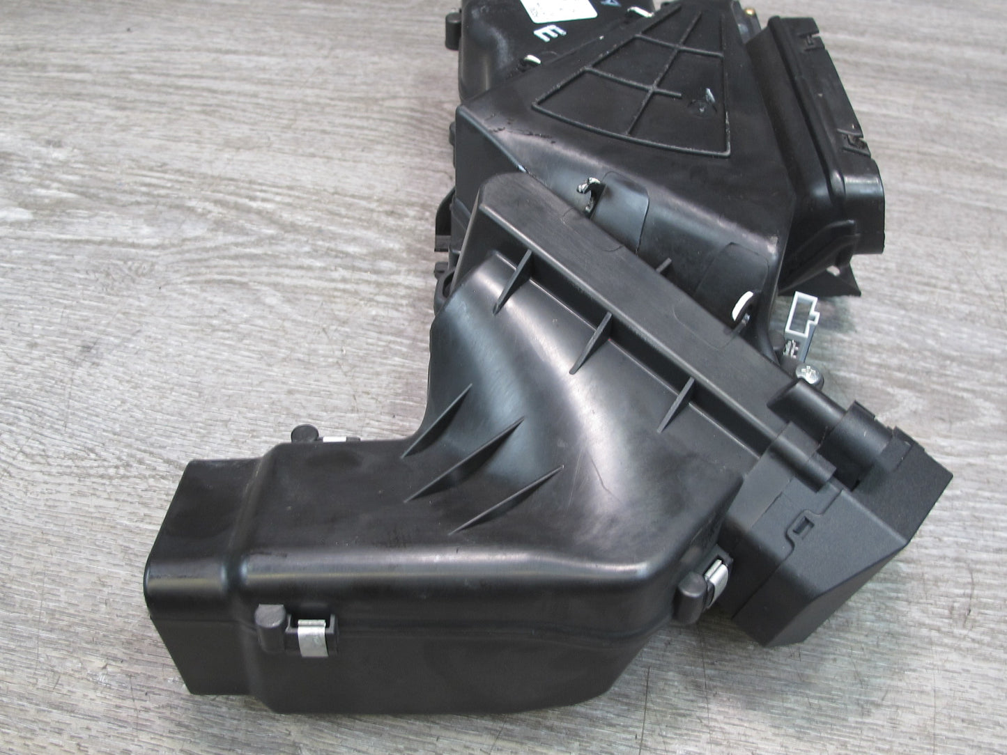 2006-2012 Bentley Flying Spur Right Pass Side Under Seat Heater Duct Air Vent