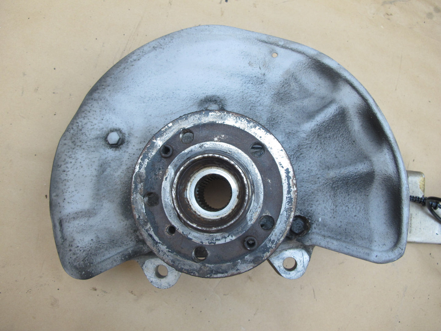 12-18 Mercedes W166 GLE ML Front Left Spindle Knuckle Wheel Hub Bearing OEM
