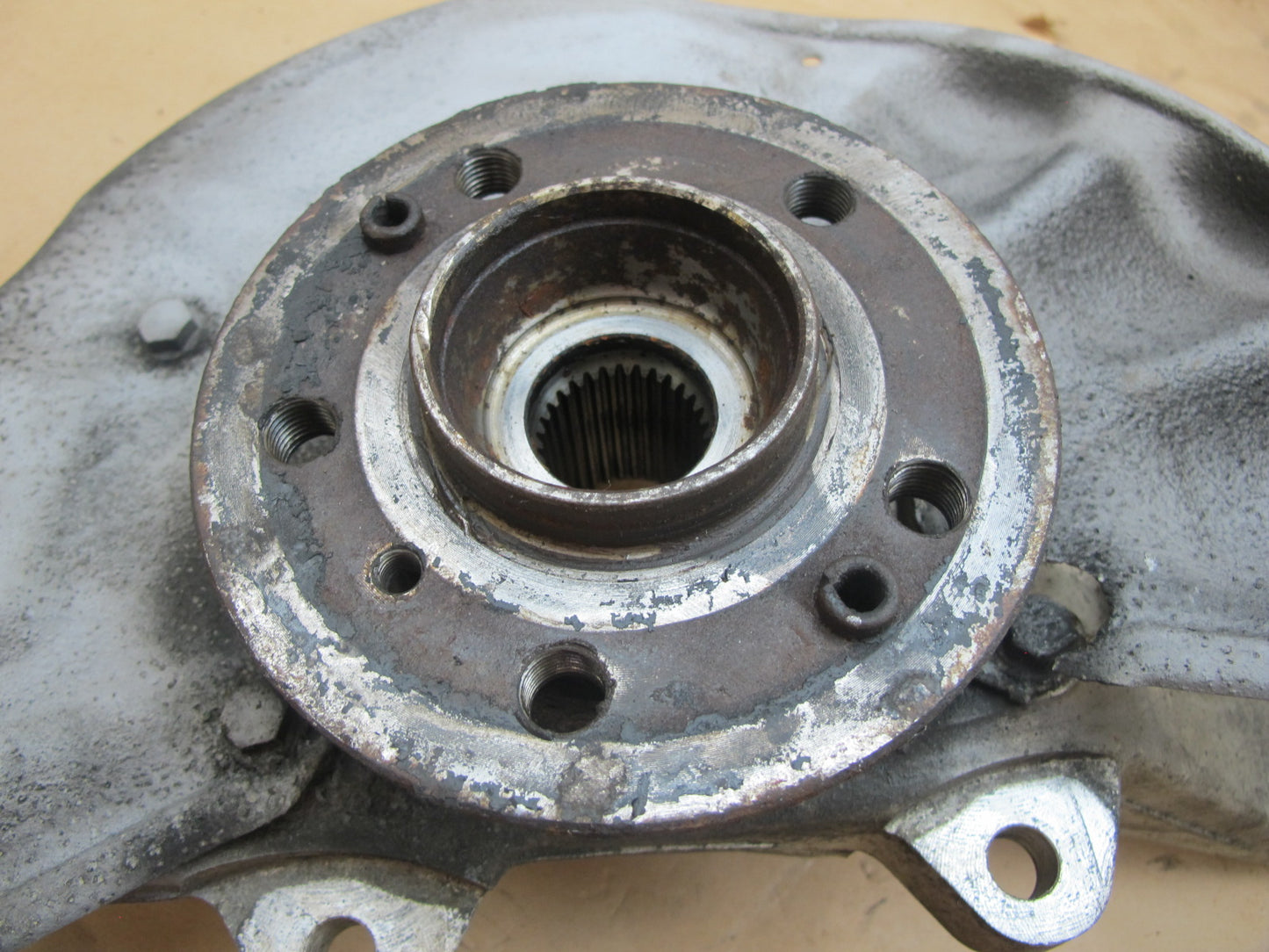 12-18 Mercedes W166 GLE ML Front Left Spindle Knuckle Wheel Hub Bearing OEM