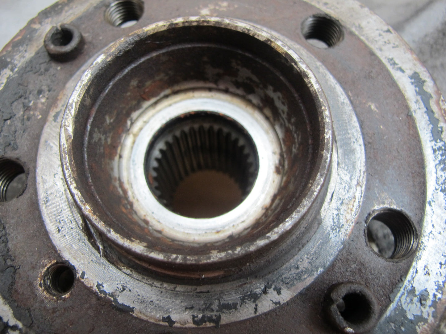 12-18 Mercedes W166 GLE ML Front Left Spindle Knuckle Wheel Hub Bearing OEM