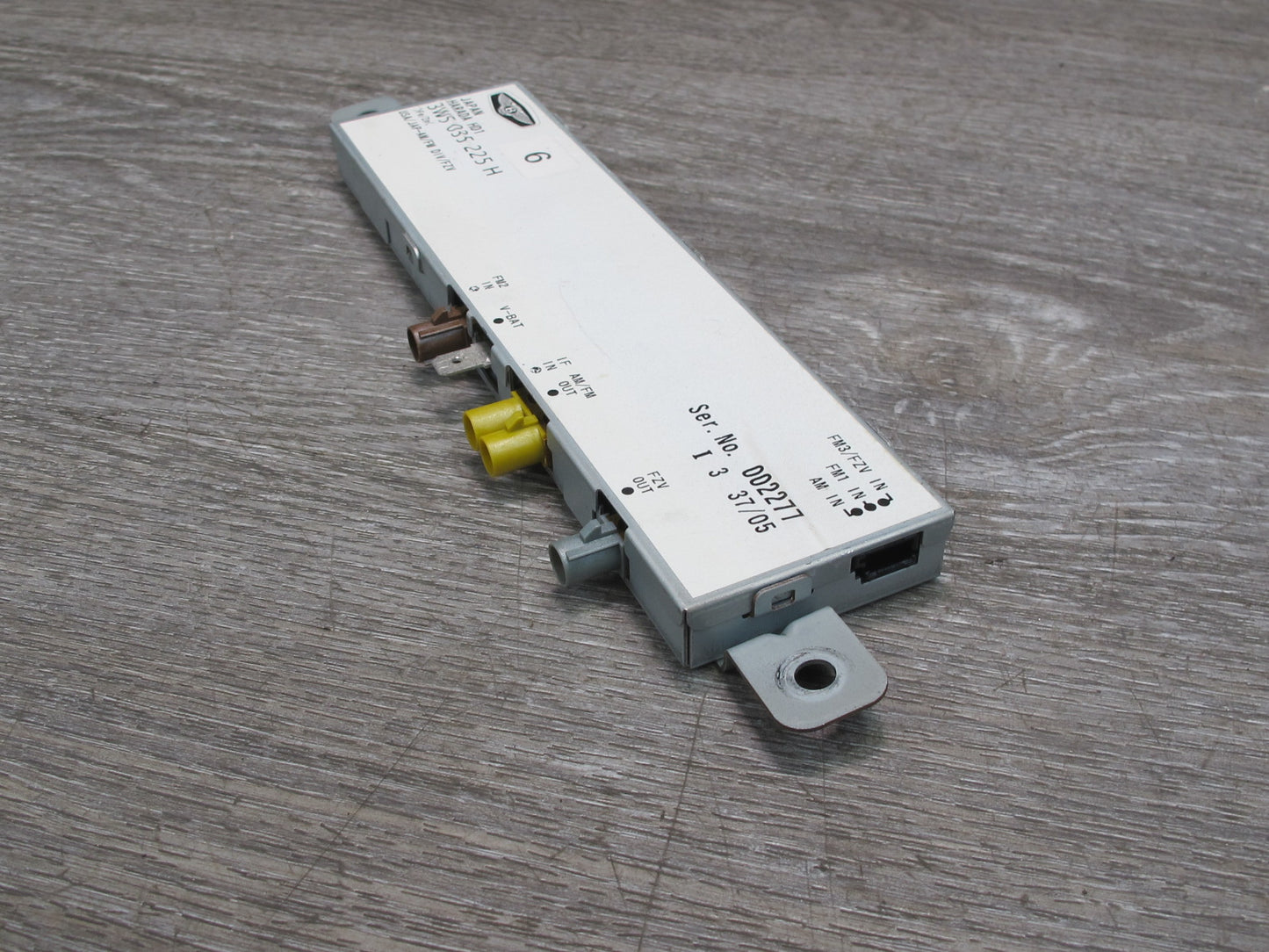 06-12 Bentley Continental Flying Spur Antenna Booster Amplifier AMP 3W5035225H