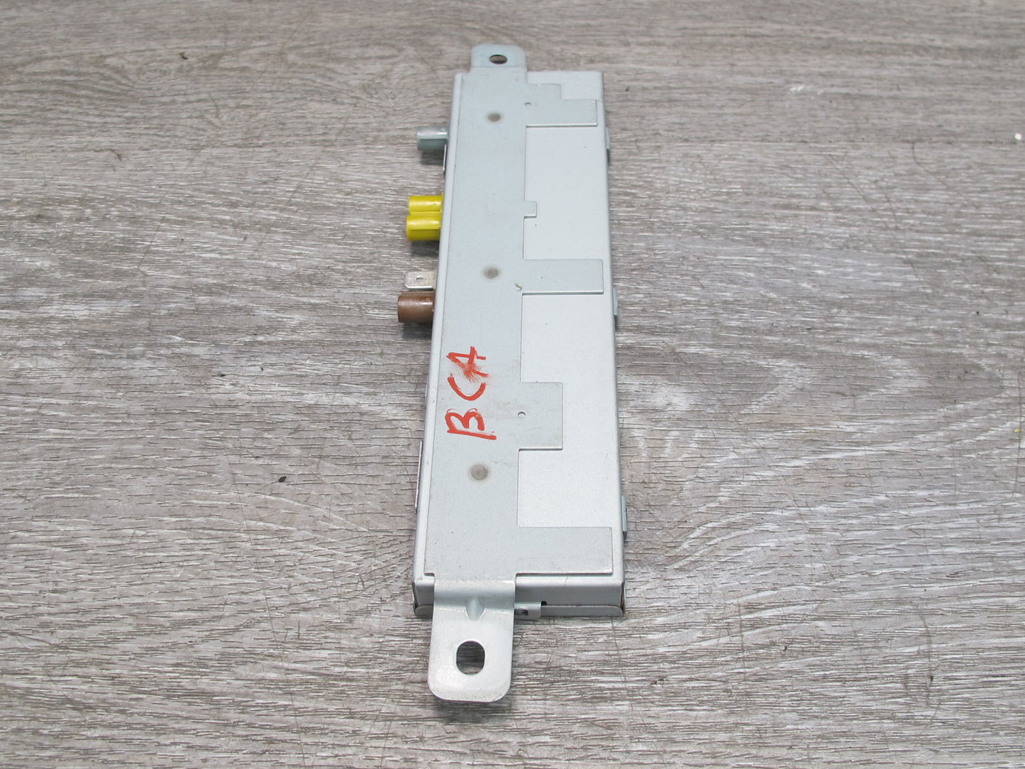 06-12 Bentley Continental Flying Spur Antenna Booster Amplifier AMP 3W5035225H