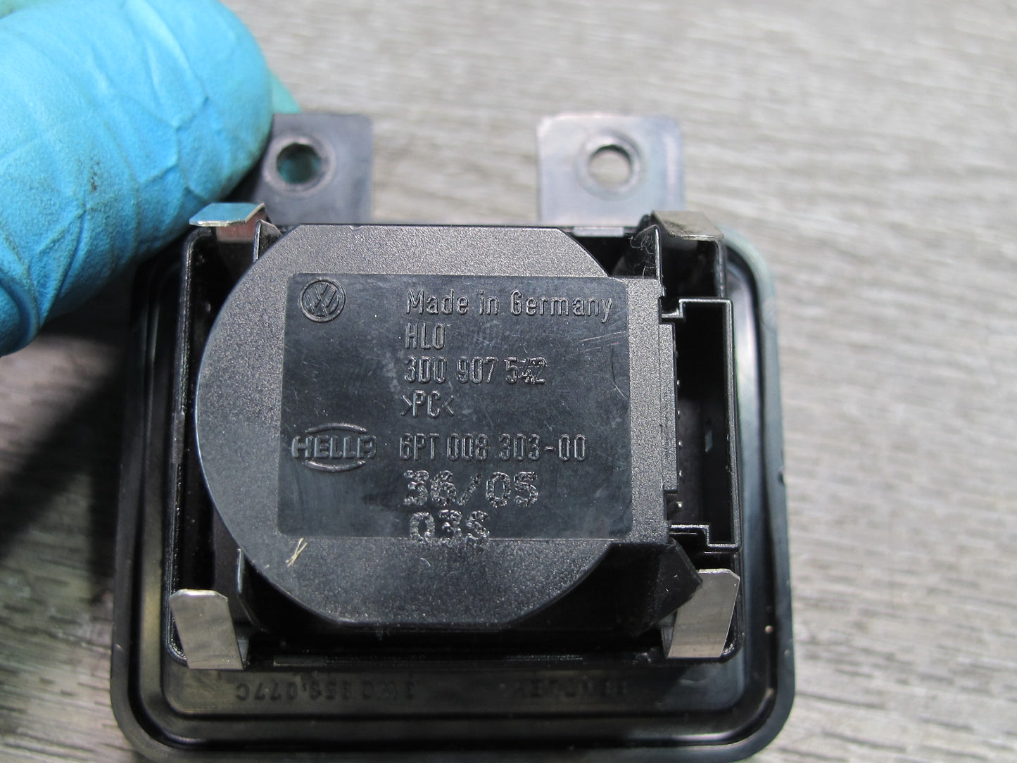 03-10 Bentley Continental Interior Climate Temperature Switch Sensor 3D0907542