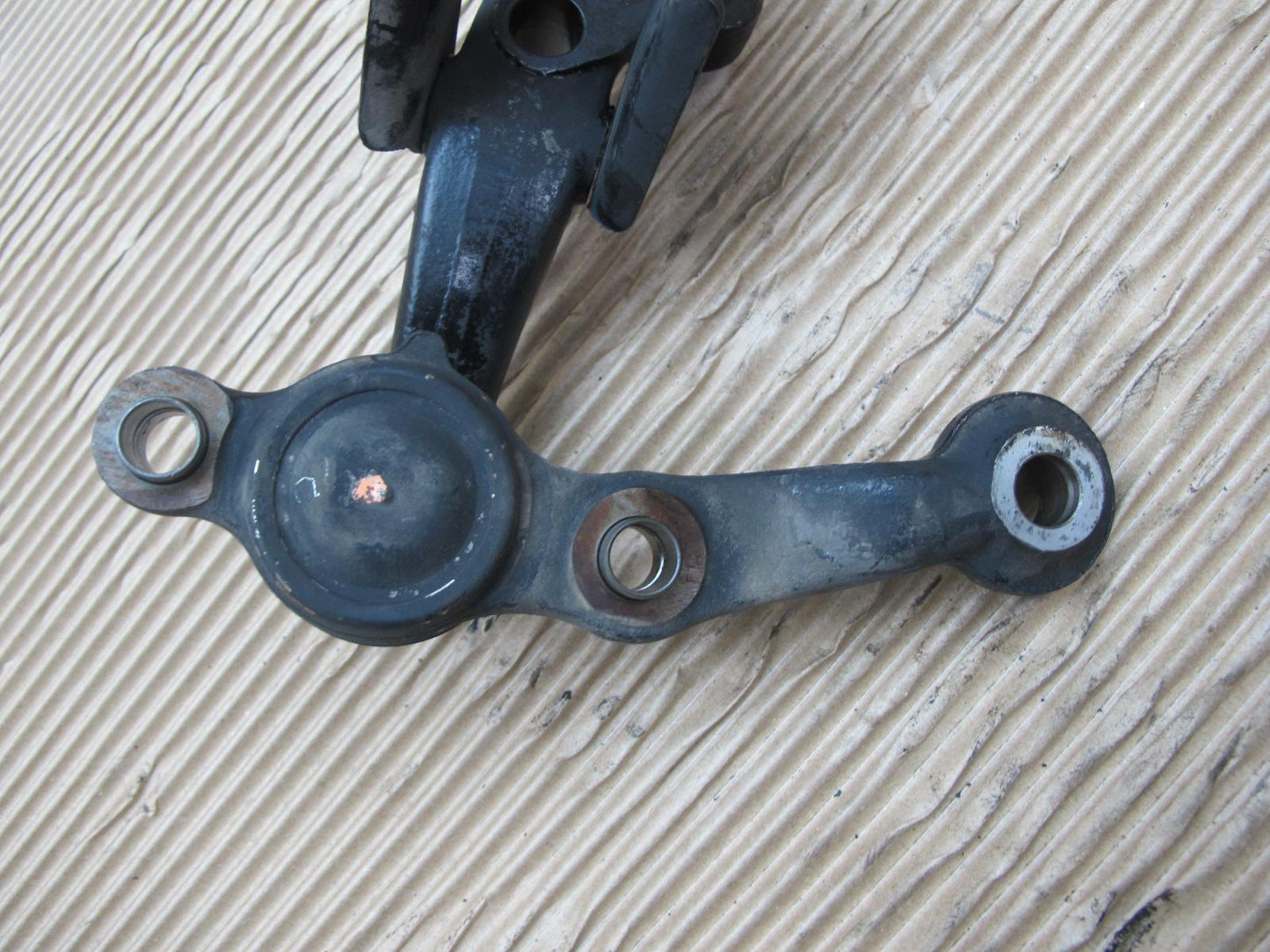 01-05 Lexus JCE10L IS300 Set of 2 Front Left Suspension Lower Control Arm OEM