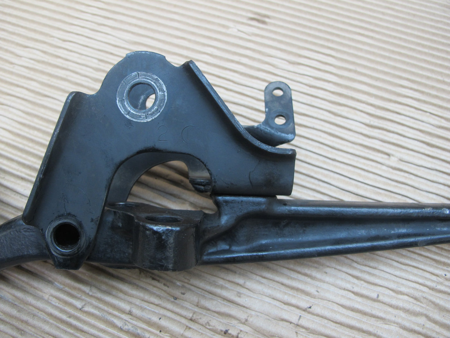 01-05 Lexus JCE10L IS300 Set of 2 Front Left Suspension Lower Control Arm OEM