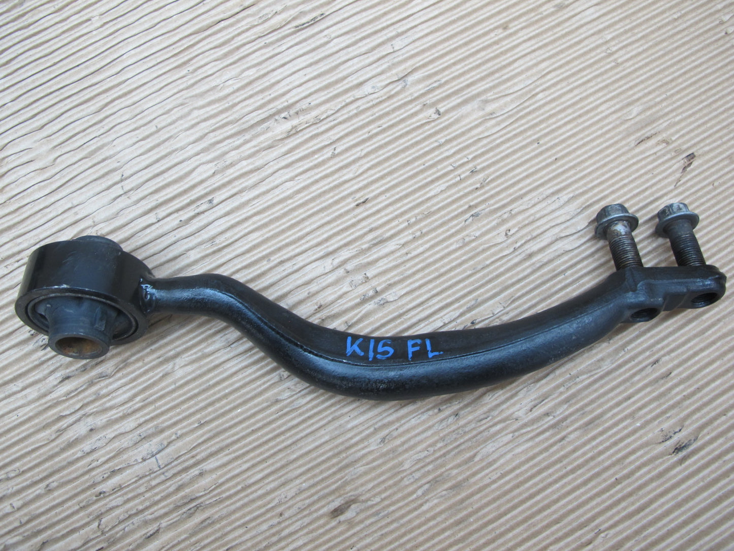01-05 Lexus JCE10L IS300 Set of 2 Front Left Suspension Lower Control Arm OEM